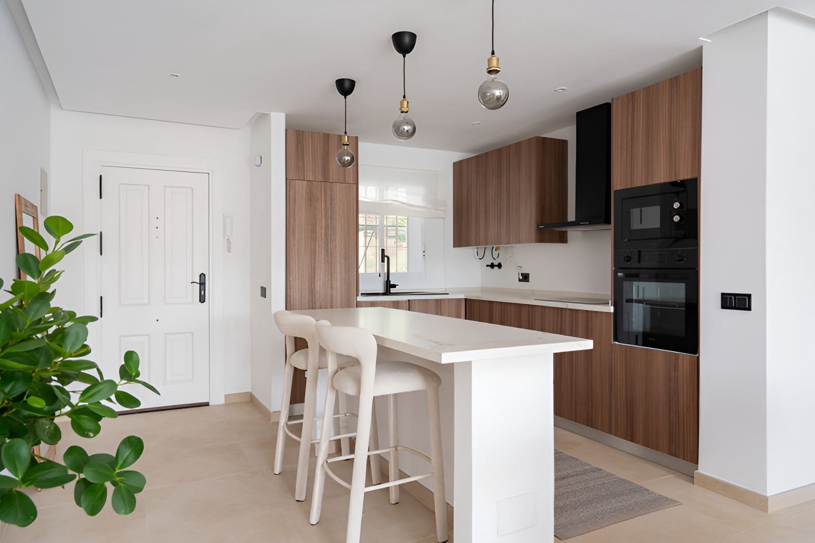 2 soverom Leilighet til salgs i La Quinta med svømmebasseng garasje - € 575 000 (Ref: 9726483)