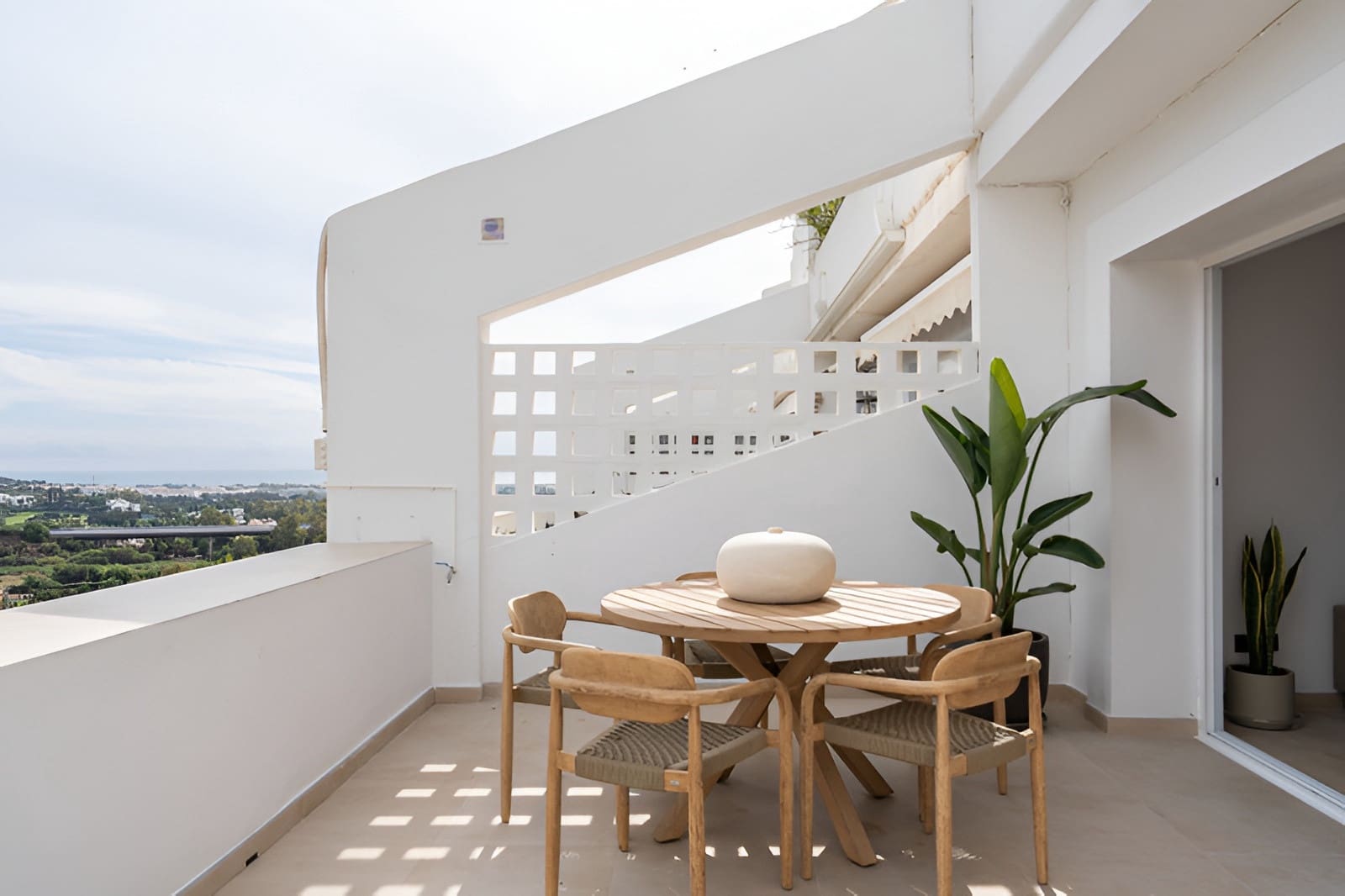 2 soverom Leilighet til salgs i La Quinta med svømmebasseng garasje - € 575 000 (Ref: 9726483)