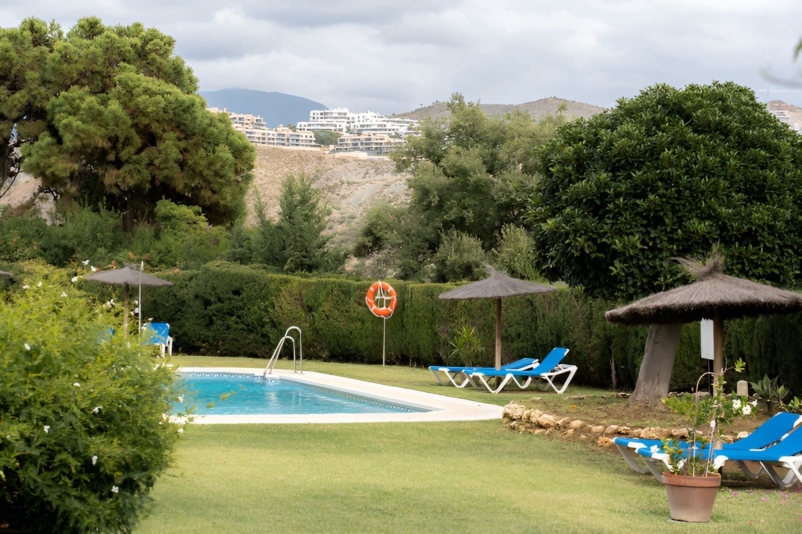 2 soverom Leilighet til salgs i La Quinta med svømmebasseng garasje - € 575 000 (Ref: 9726483)