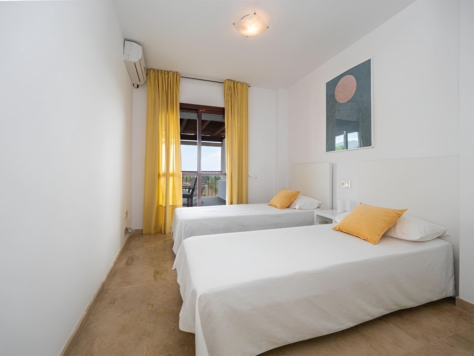 2 soverom Leilighet til salgs i Marbella med svømmebasseng garasje - € 550 000 (Ref: 9726485)