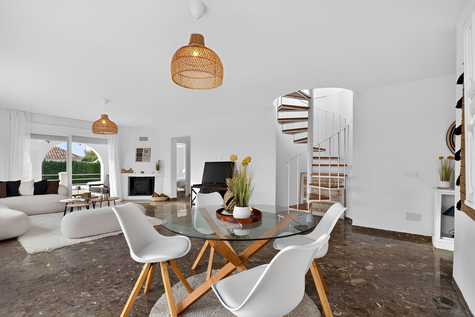 Chalet de 4 habitaciones en Marbella en venta con piscina garaje - 1.649.000 € (Ref: 9735325)