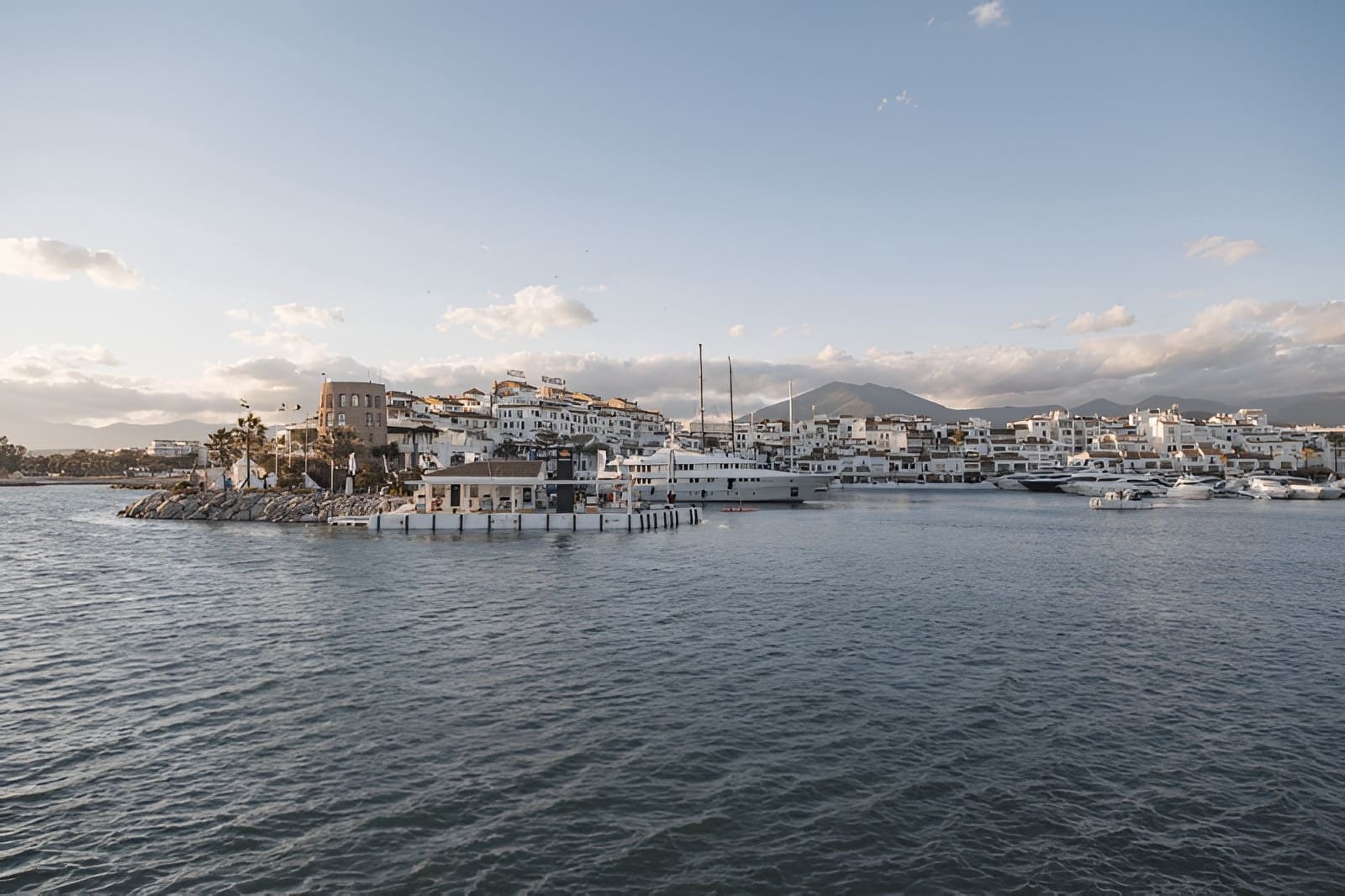 3 bedroom Apartment for sale in Puerto Banus with pool garage - € 1,100,000 (Ref: 9735326)