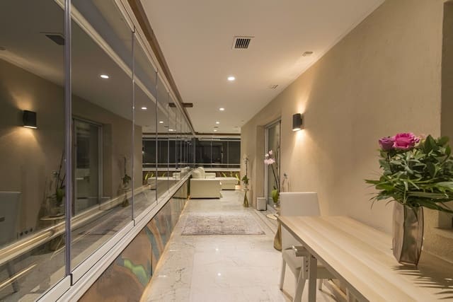 3 bedroom Apartment for sale in Puerto Banus, Marbella with pool garage - € 1,100,000 (Ref: 9735326)