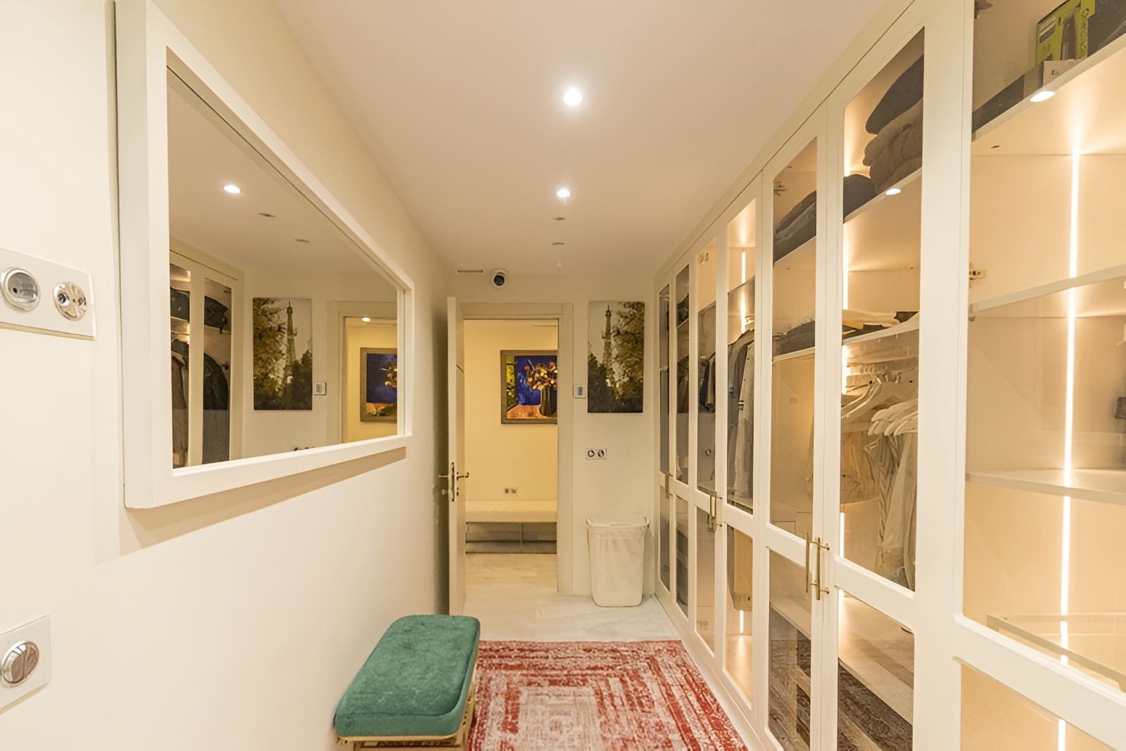 3 bedroom Apartment for sale in Puerto Banus with pool garage - € 1,100,000 (Ref: 9735326)