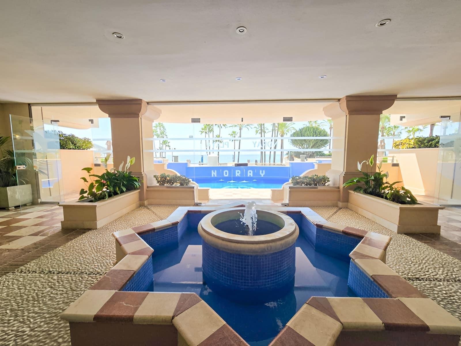 2 soveværelse Lejlighed til salg i Marbella med swimmingpool garage - € 949.000 (Ref: 9735328)