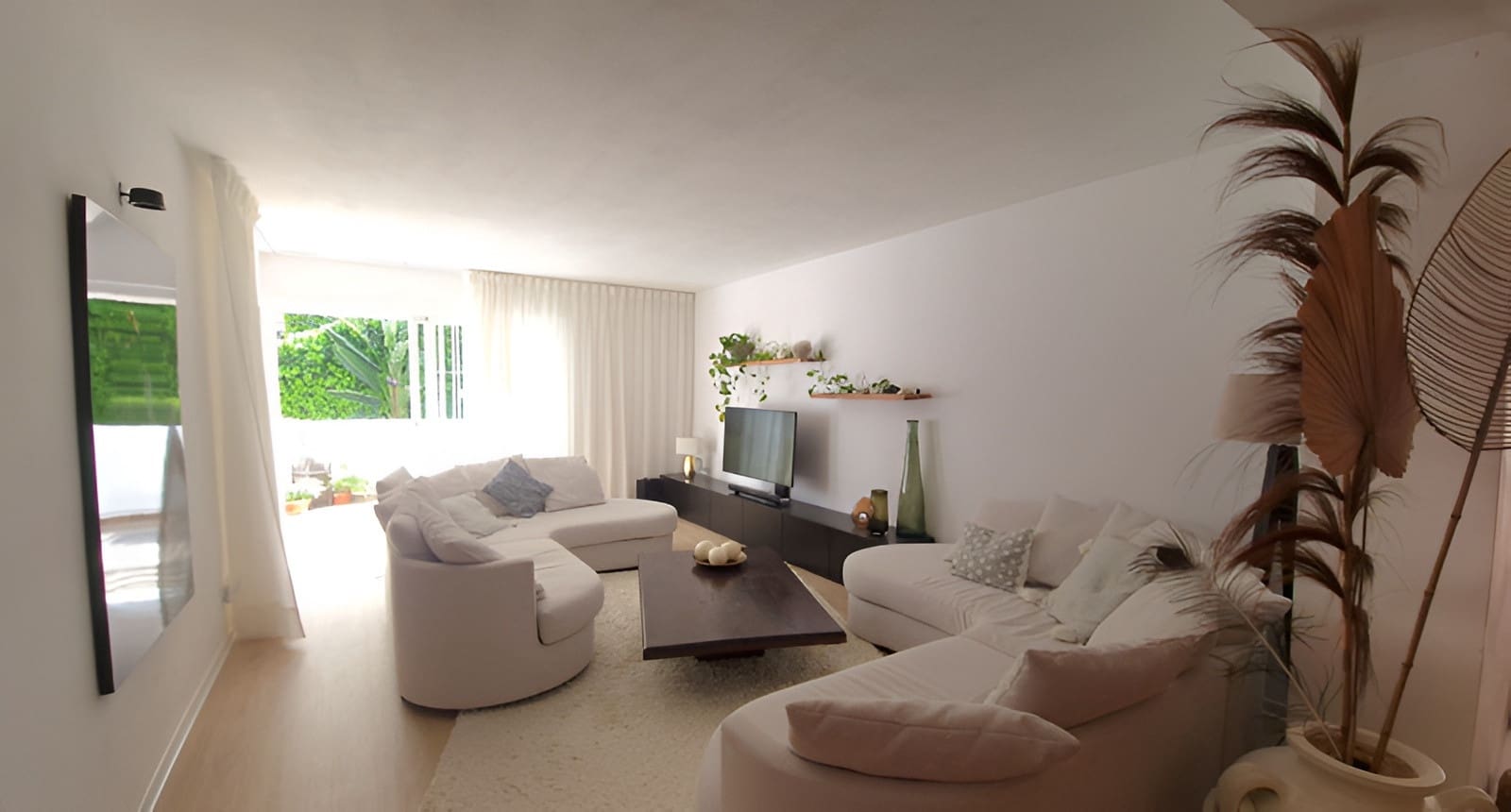 4 bedroom Apartment for sale in Nueva Andalucia with pool garage - € 770,000 (Ref: 9735329)