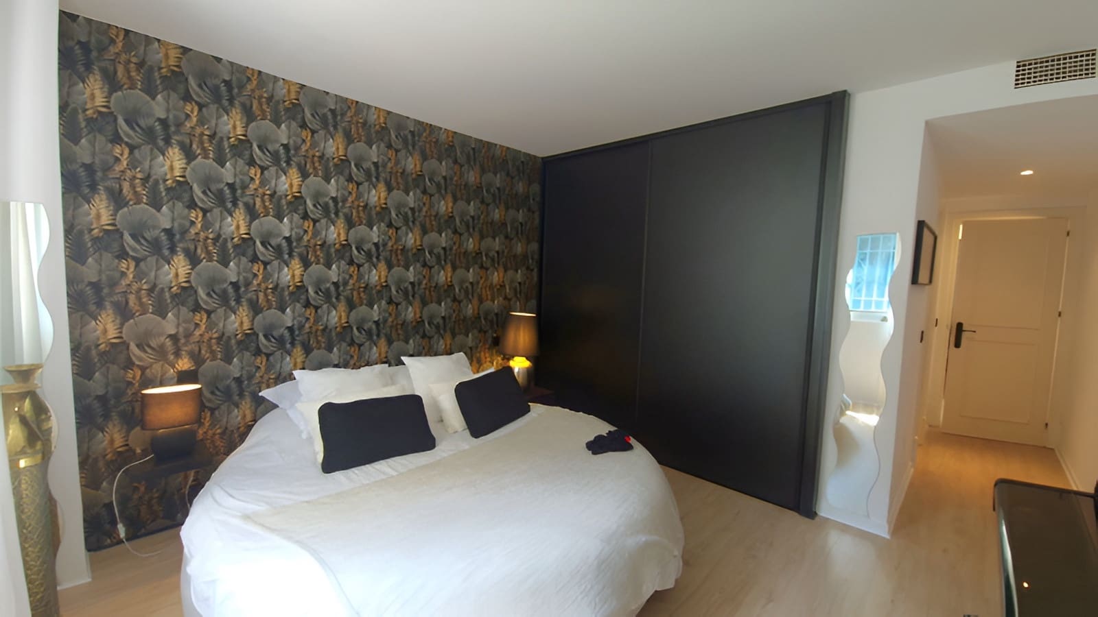 4 bedroom Apartment for sale in Nueva Andalucia with pool garage - € 770,000 (Ref: 9735329)