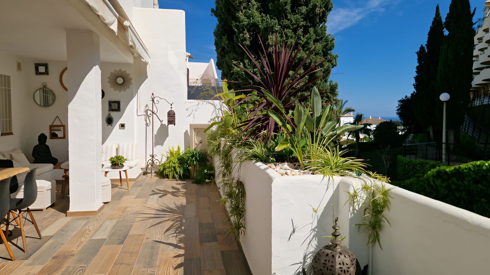 4 bedroom Apartment for sale in Nueva Andalucia with pool garage - € 770,000 (Ref: 9735329)