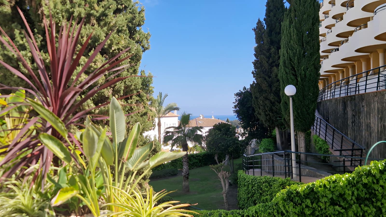 4 bedroom Apartment for sale in Nueva Andalucia with pool garage - € 770,000 (Ref: 9735329)