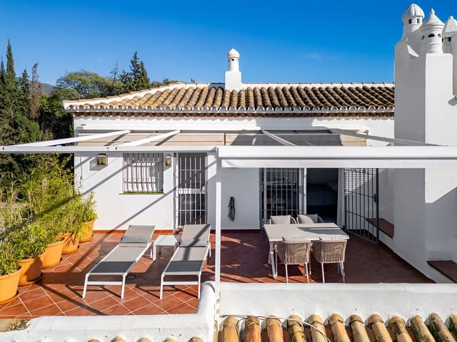 Ático de 3 habitaciones en Golden Mile, Marbella en venta con piscina garaje - 745.000 € (Ref: 9735330)