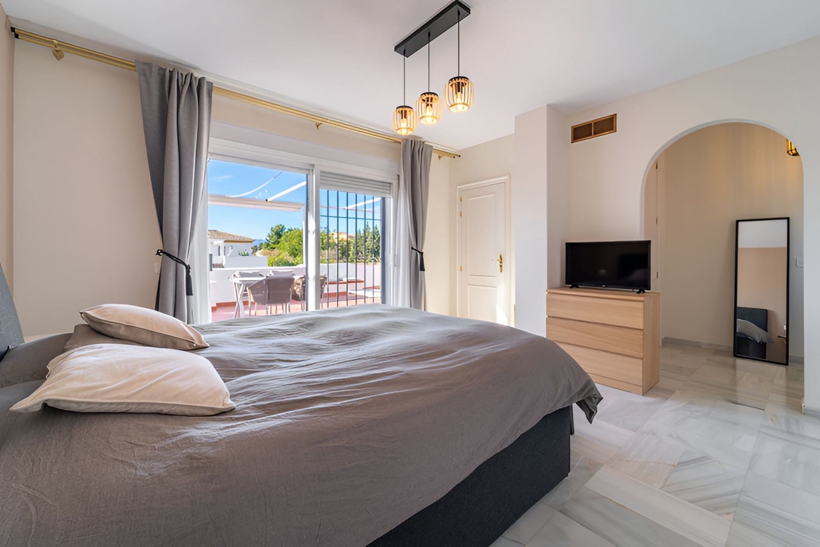 3 bedroom Penthouse for sale in Golden Mile with pool garage - € 745,000 (Ref: 9735330)