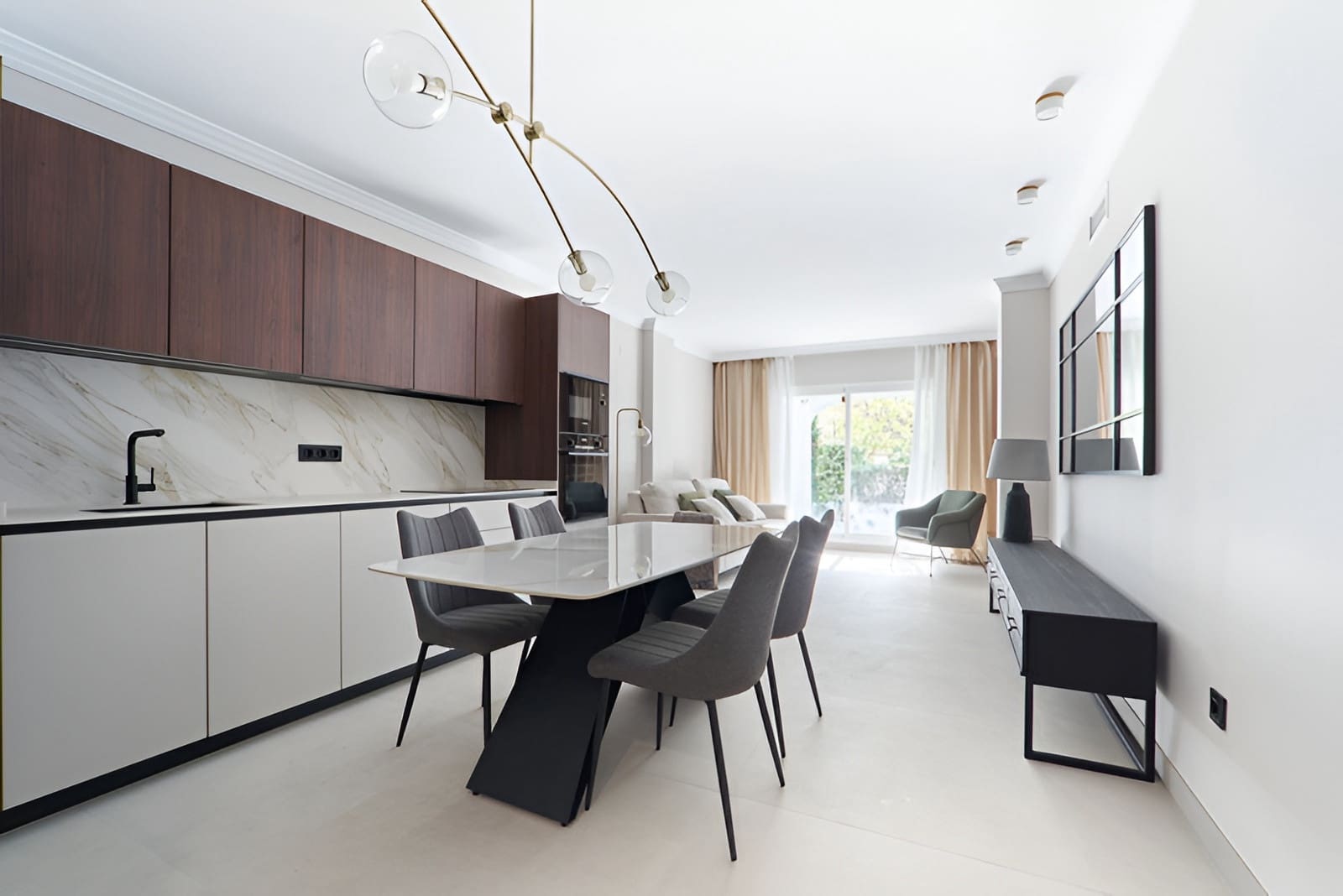 3 bedroom Apartment for sale in San Pedro de Alcantara with pool garage - € 745,000 (Ref: 9735331)