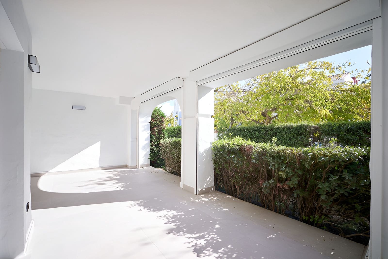 3 bedroom Apartment for sale in San Pedro de Alcantara with pool garage - € 745,000 (Ref: 9735331)