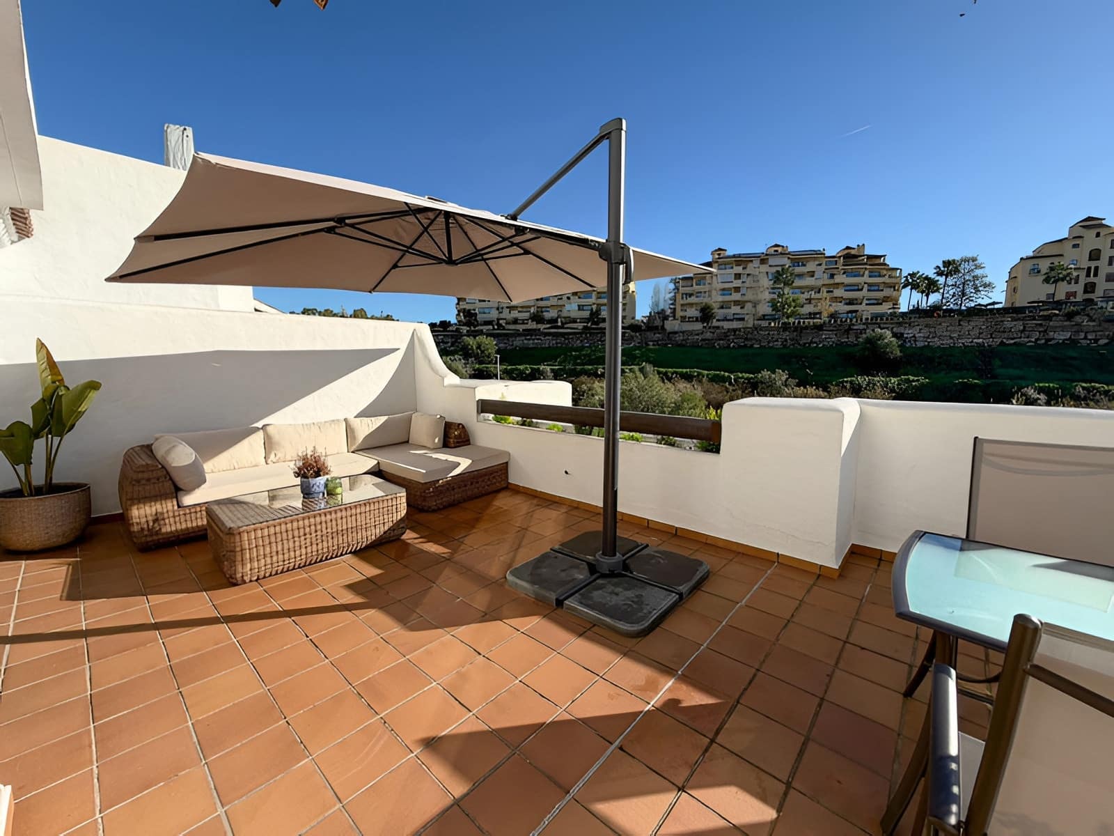 2 bedroom Apartment for sale in New Golden Mile with pool garage - € 370,000 (Ref: 9738344)