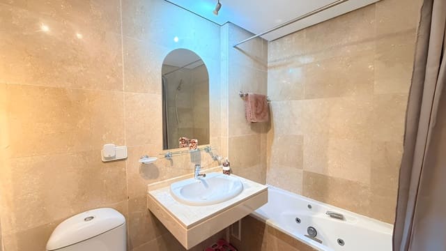 2 bedroom Apartment for sale in La Duquesa / Puerto de la Duquesa, Manilva with pool garage - € 369,000 (Ref: 9738345)