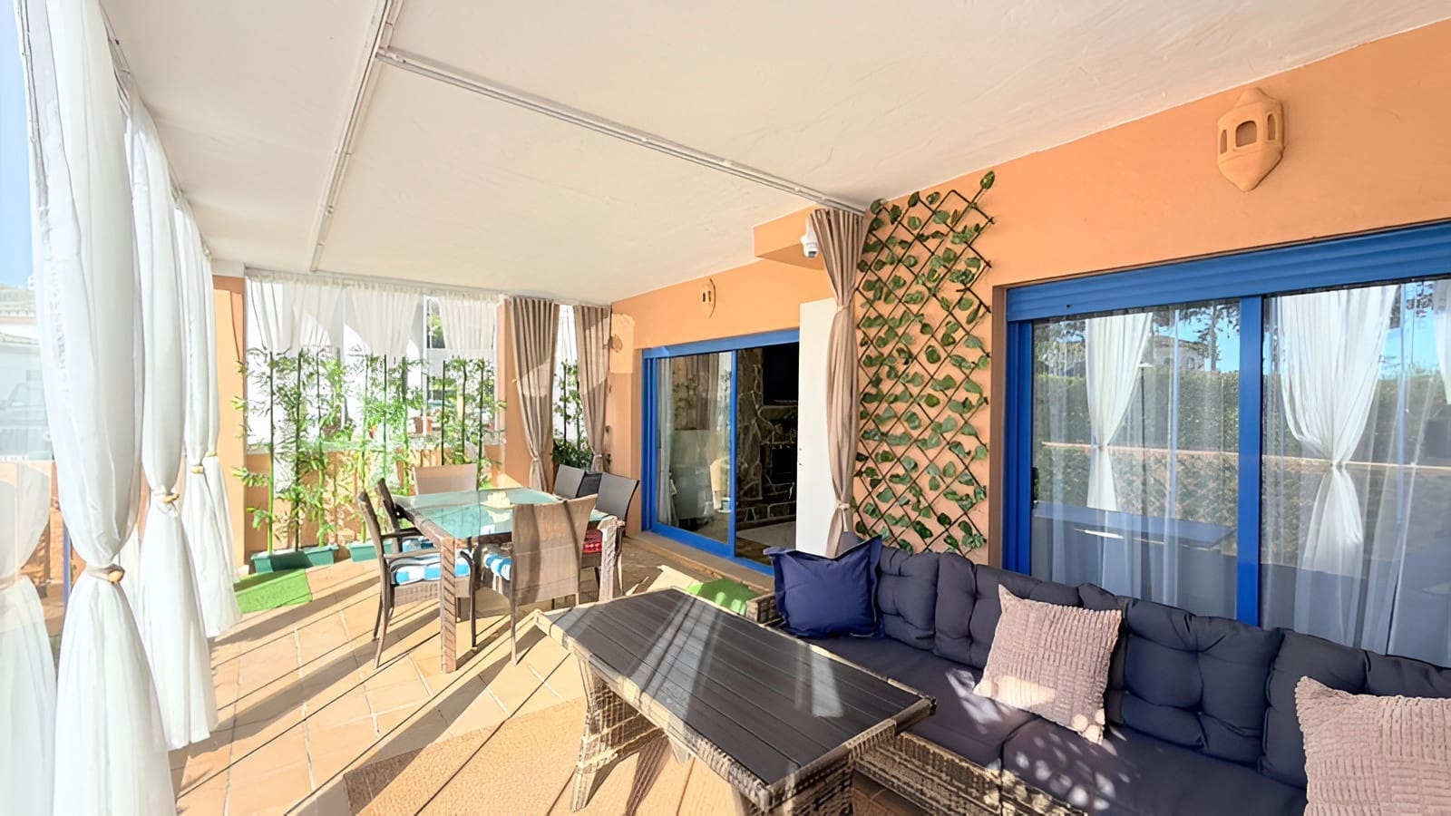 2 bedroom Apartment for sale in La Duquesa / Puerto de la Duquesa with pool garage - € 369,000 (Ref: 9738345)