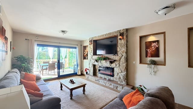 2 bedroom Apartment for sale in La Duquesa / Puerto de la Duquesa, Manilva with pool garage - € 369,000 (Ref: 9738345)