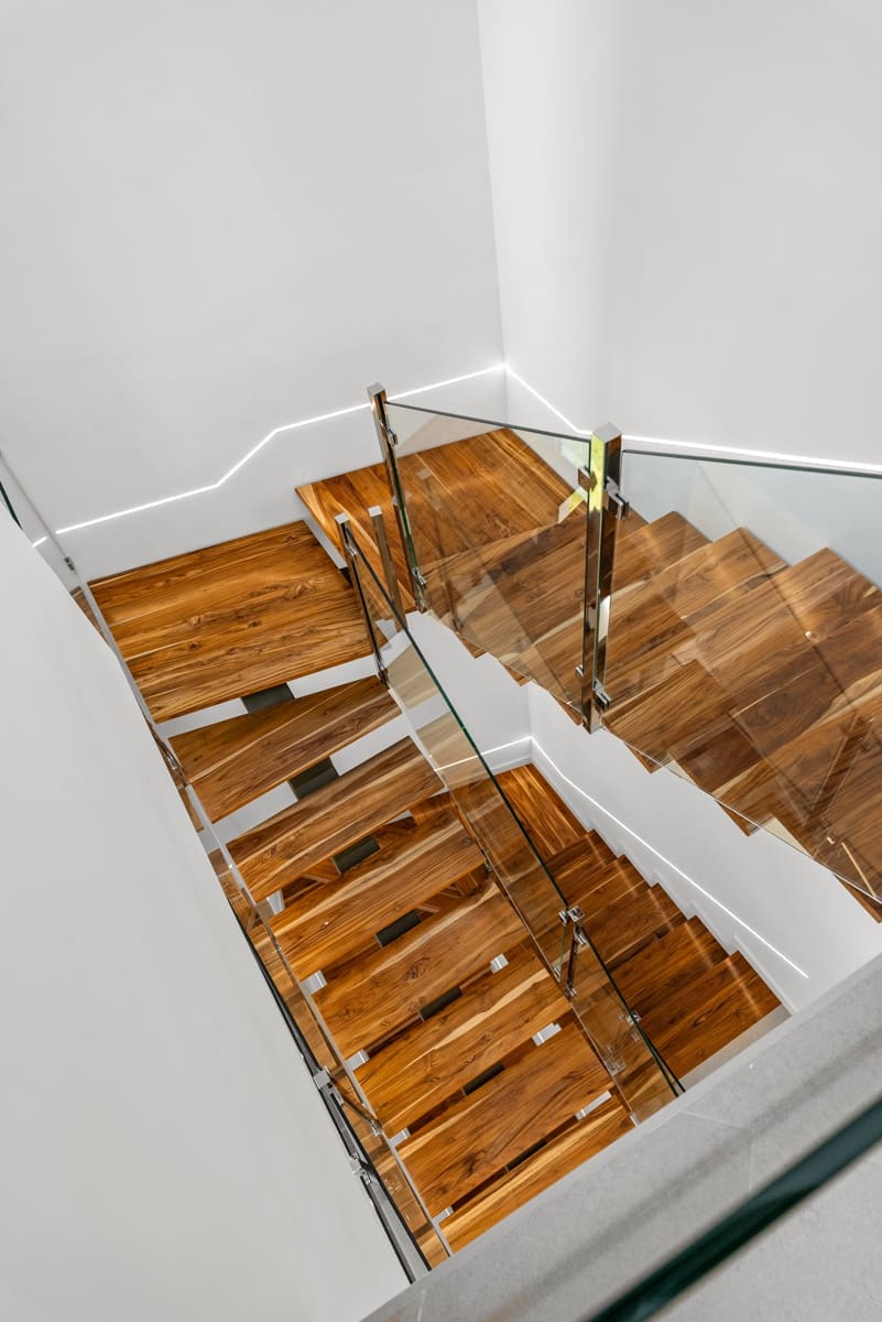 4 bedroom Villa for sale in New Golden Mile with pool garage - € 2,400,000 (Ref: 9747722)