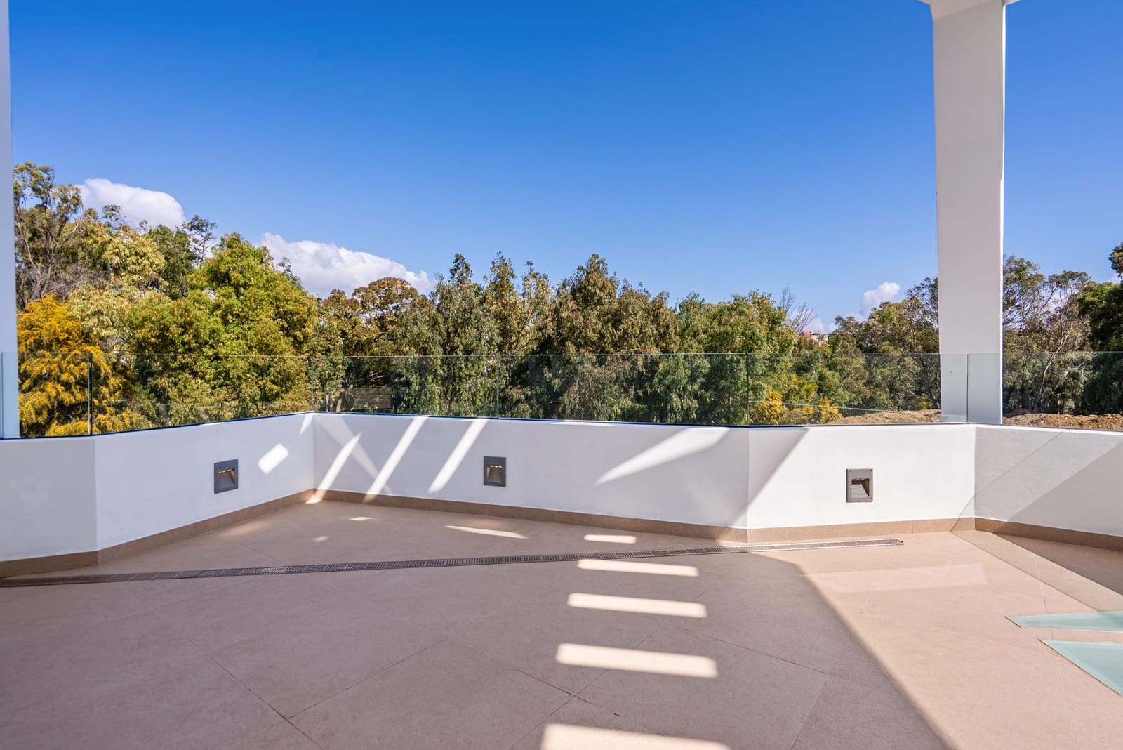 4 bedroom Villa for sale in New Golden Mile with pool garage - € 2,400,000 (Ref: 9747722)