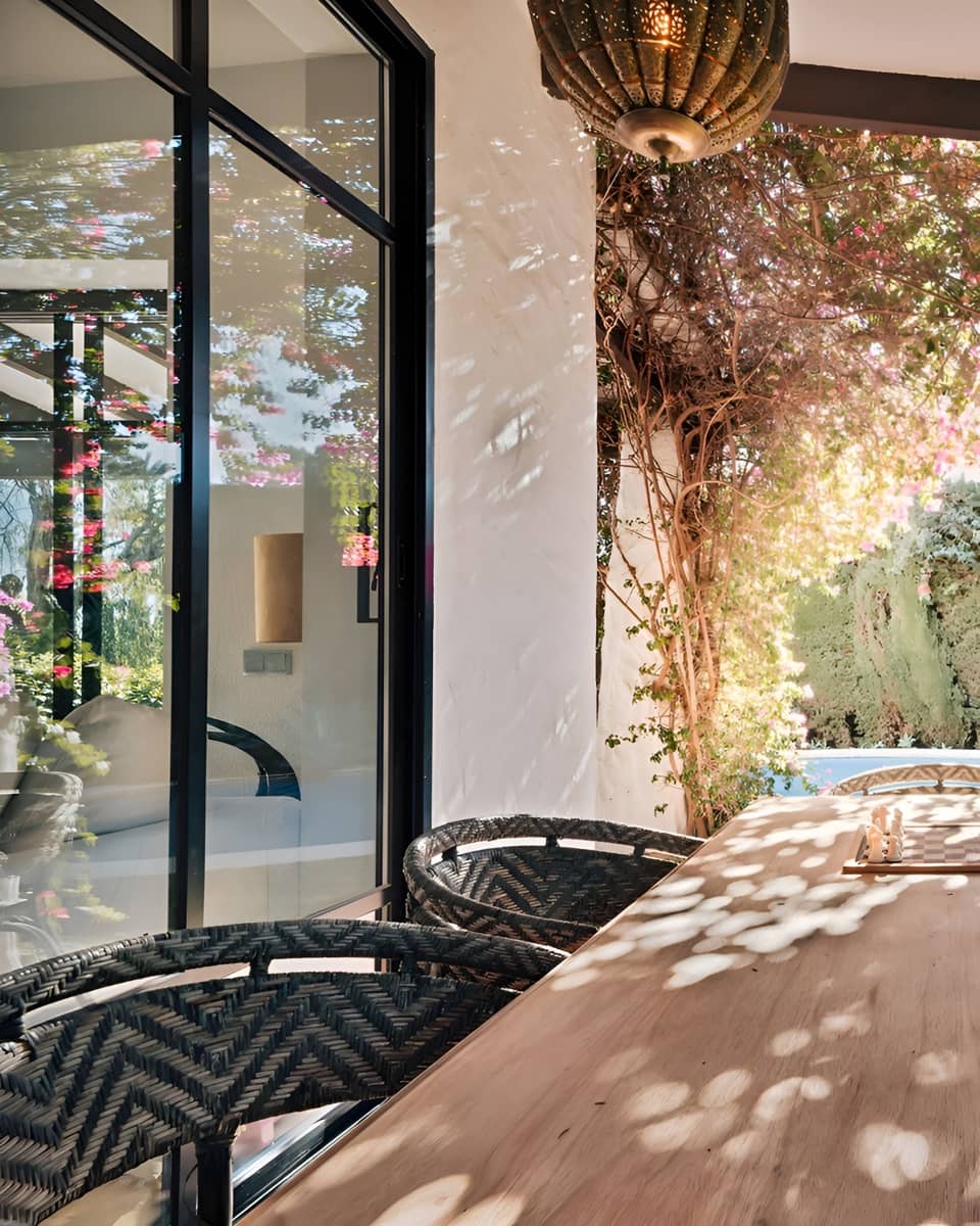 4 bedroom Villa for sale in Estepona with pool garage - € 1,500,000 (Ref: 9788212)