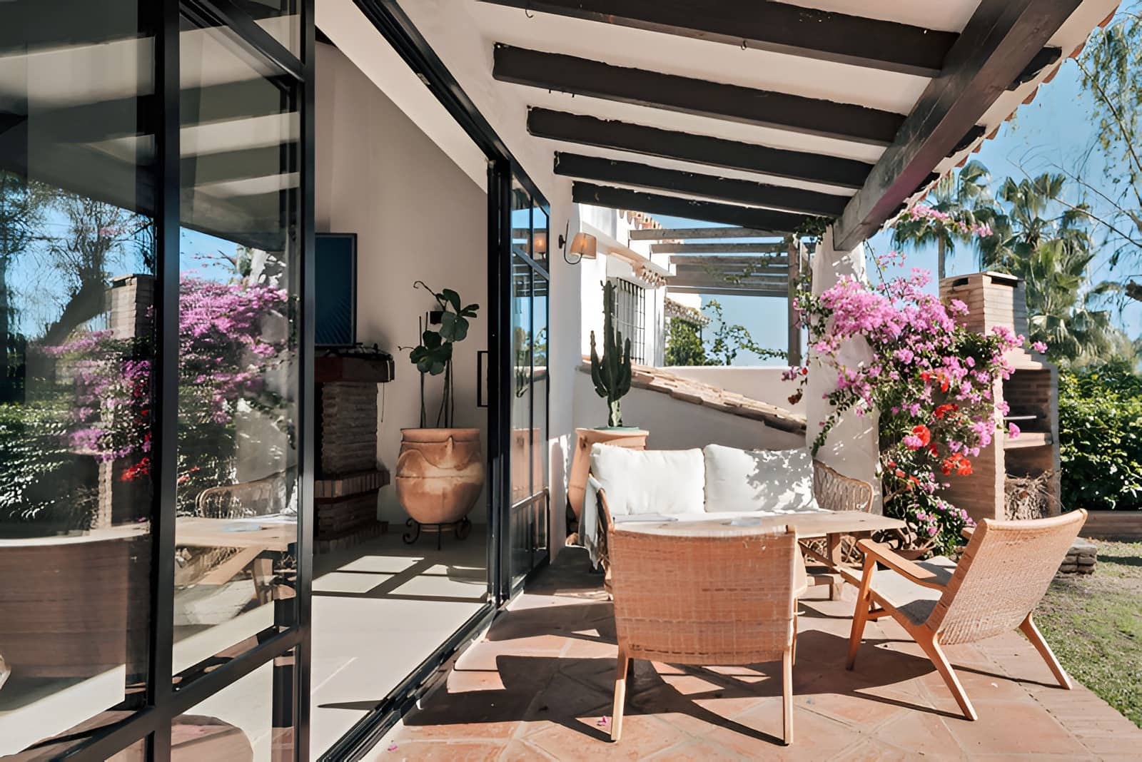 4 bedroom Villa for sale in Estepona with pool garage - € 1,500,000 (Ref: 9788212)