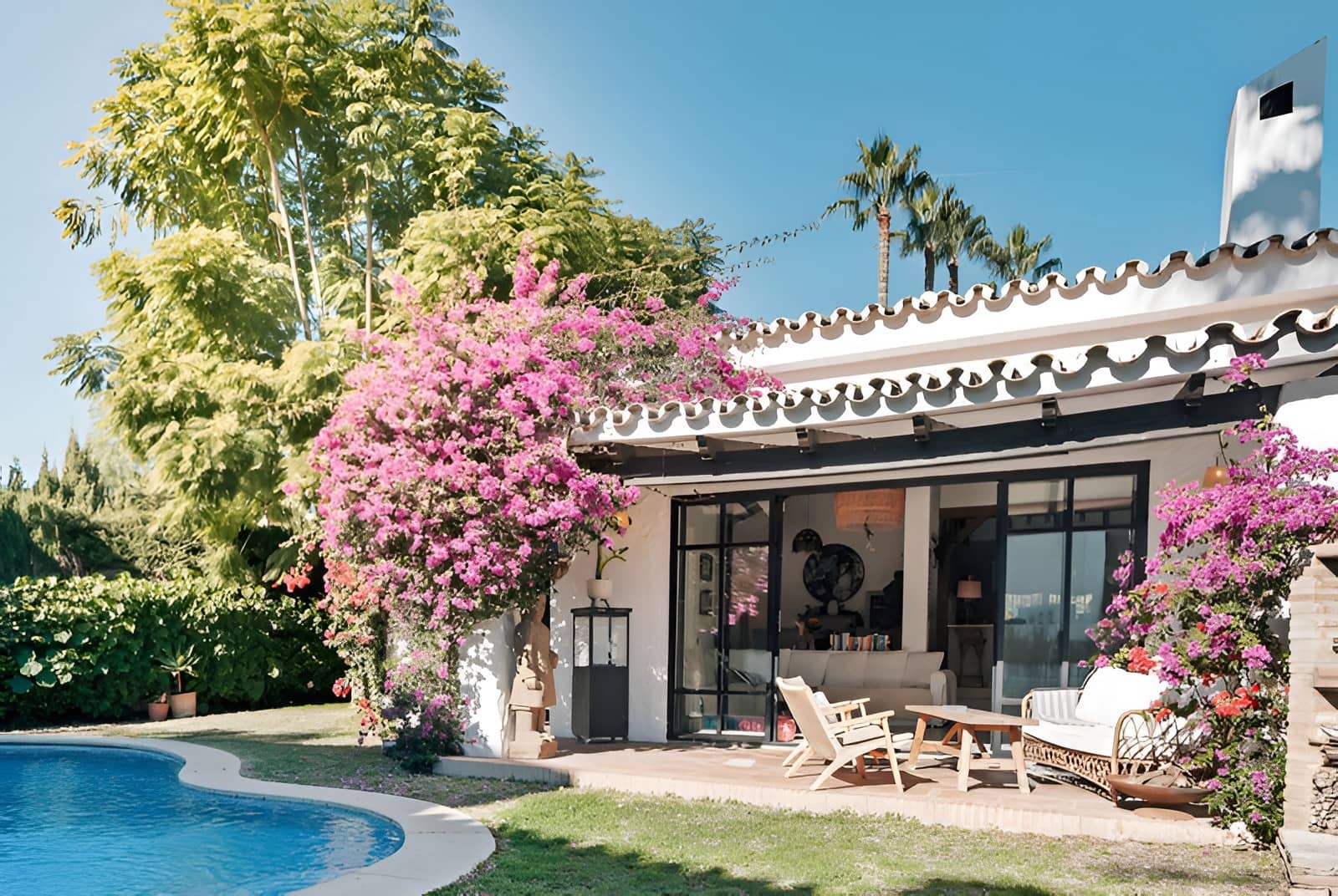 4 bedroom Villa for sale in Estepona with pool garage - € 1,500,000 (Ref: 9788212)