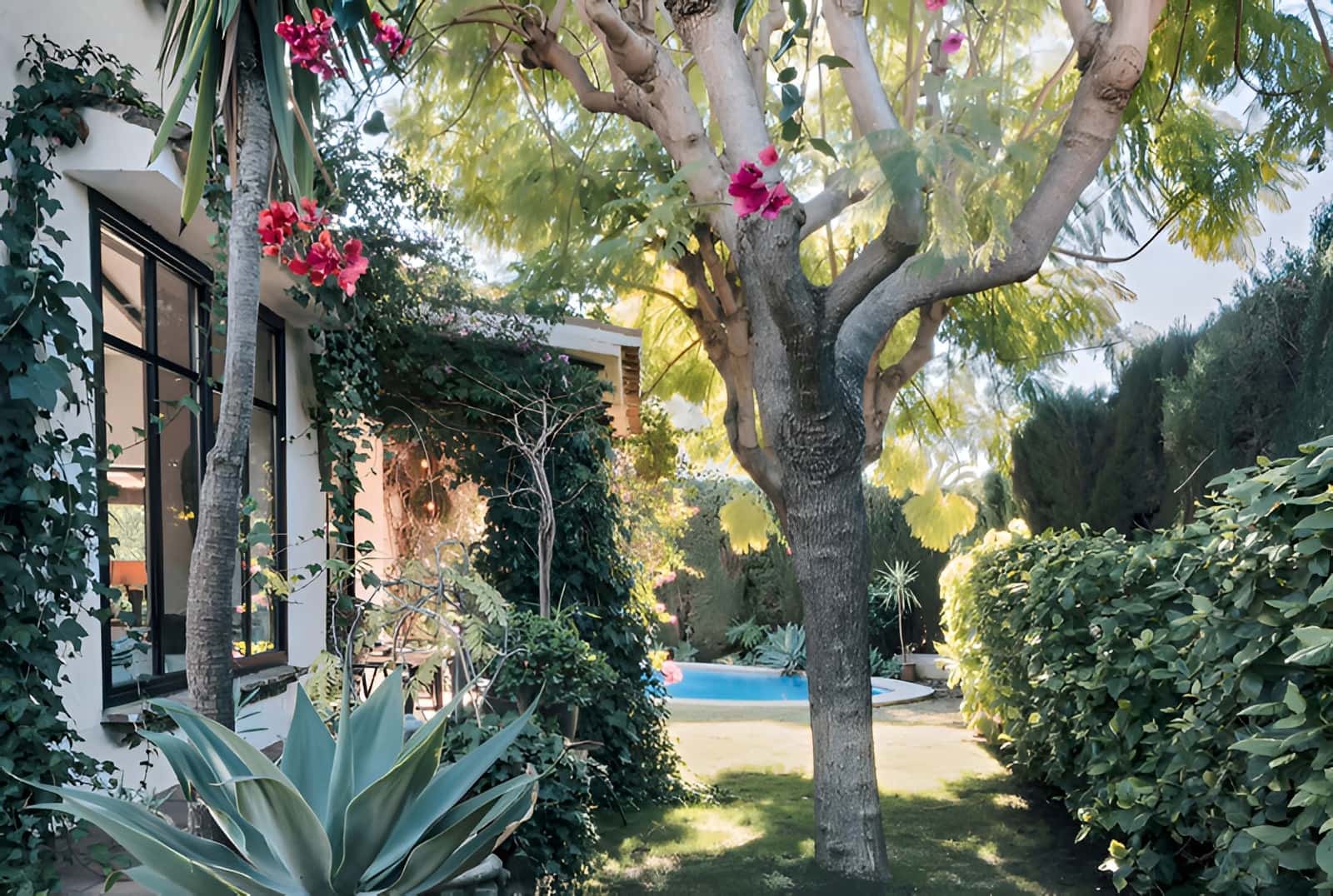 4 bedroom Villa for sale in Estepona with pool garage - € 1,500,000 (Ref: 9788212)