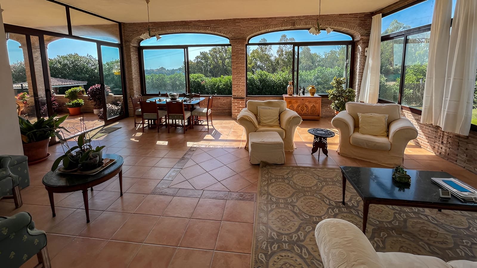 3 sypialnia Finka/Dom wiejski na sprzedaż w El Padron z basenem garażem - 2 000 000 € (Ref: 9788213)