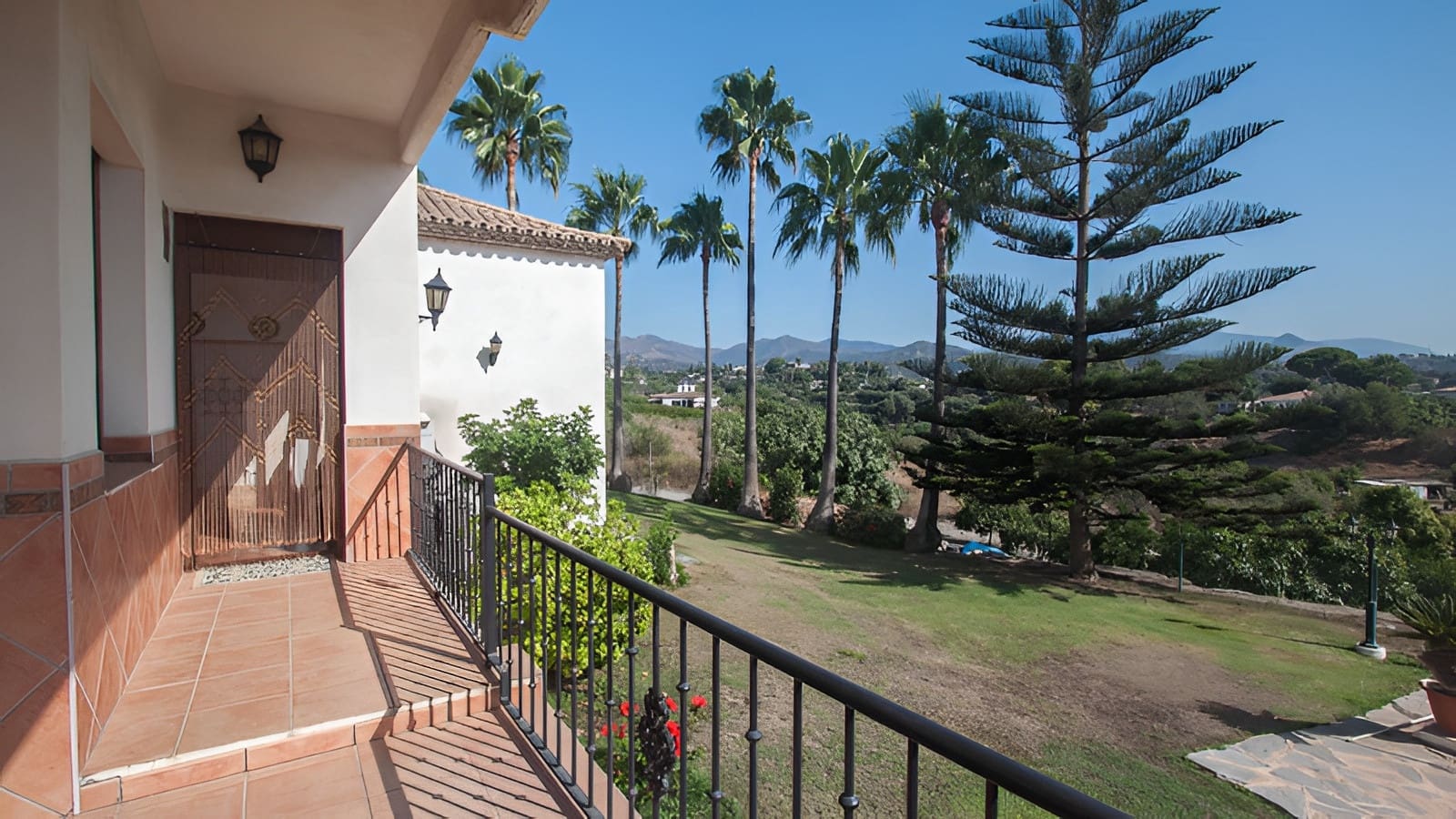 3 sypialnia Finka/Dom wiejski na sprzedaż w El Padron z basenem garażem - 2 000 000 € (Ref: 9788213)