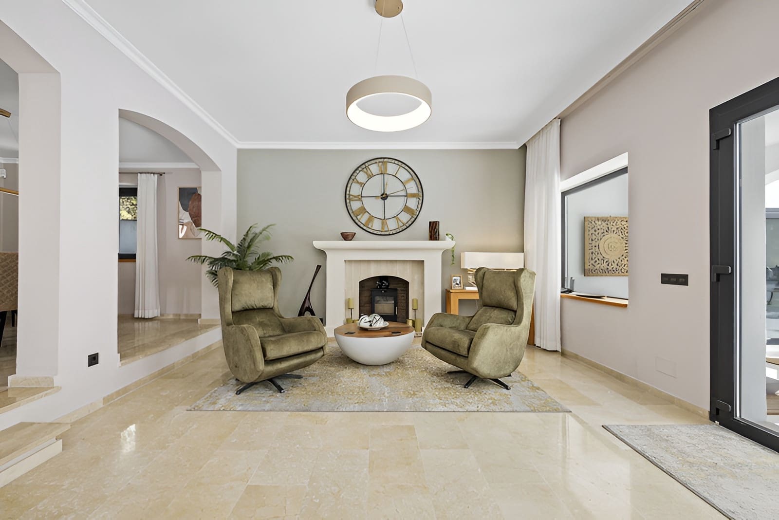 5 soverom Villa til salgs i El Paraiso med svømmebasseng garasje - € 1 998 000 (Ref: 9788214)