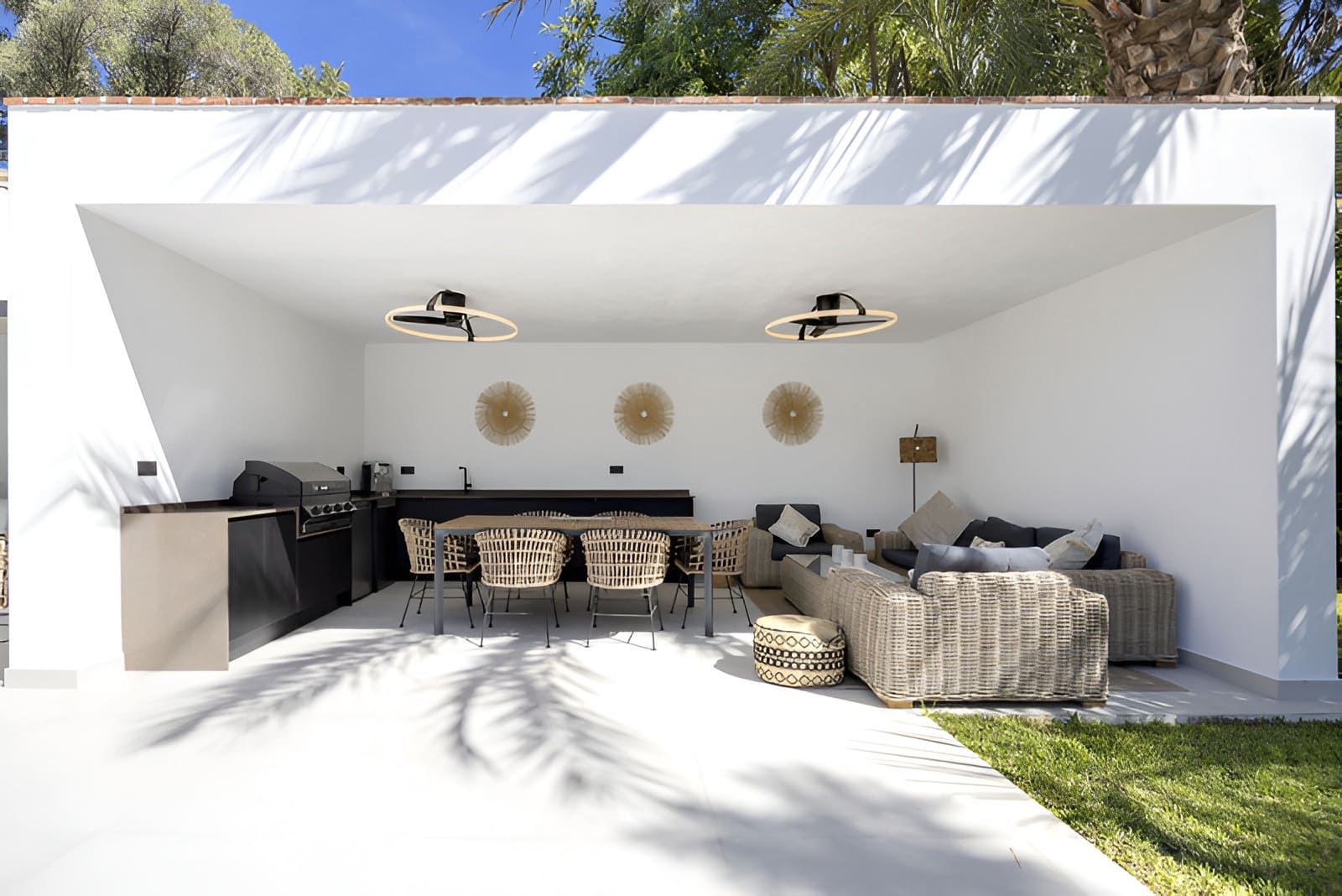 5 soverom Villa til salgs i El Paraiso med svømmebasseng garasje - € 1 998 000 (Ref: 9788214)