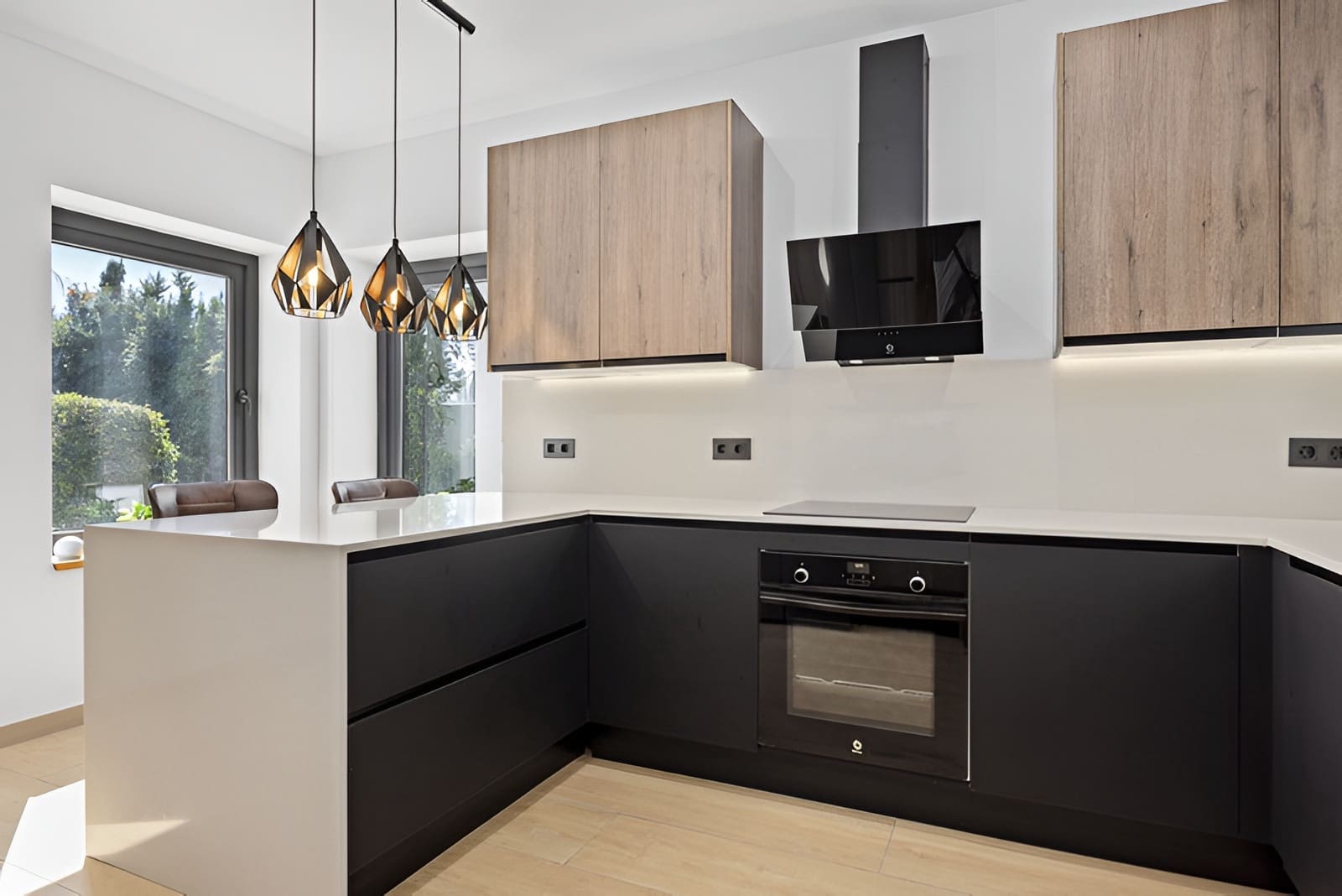 5 soverom Villa til salgs i El Paraiso med svømmebasseng garasje - € 1 998 000 (Ref: 9788214)