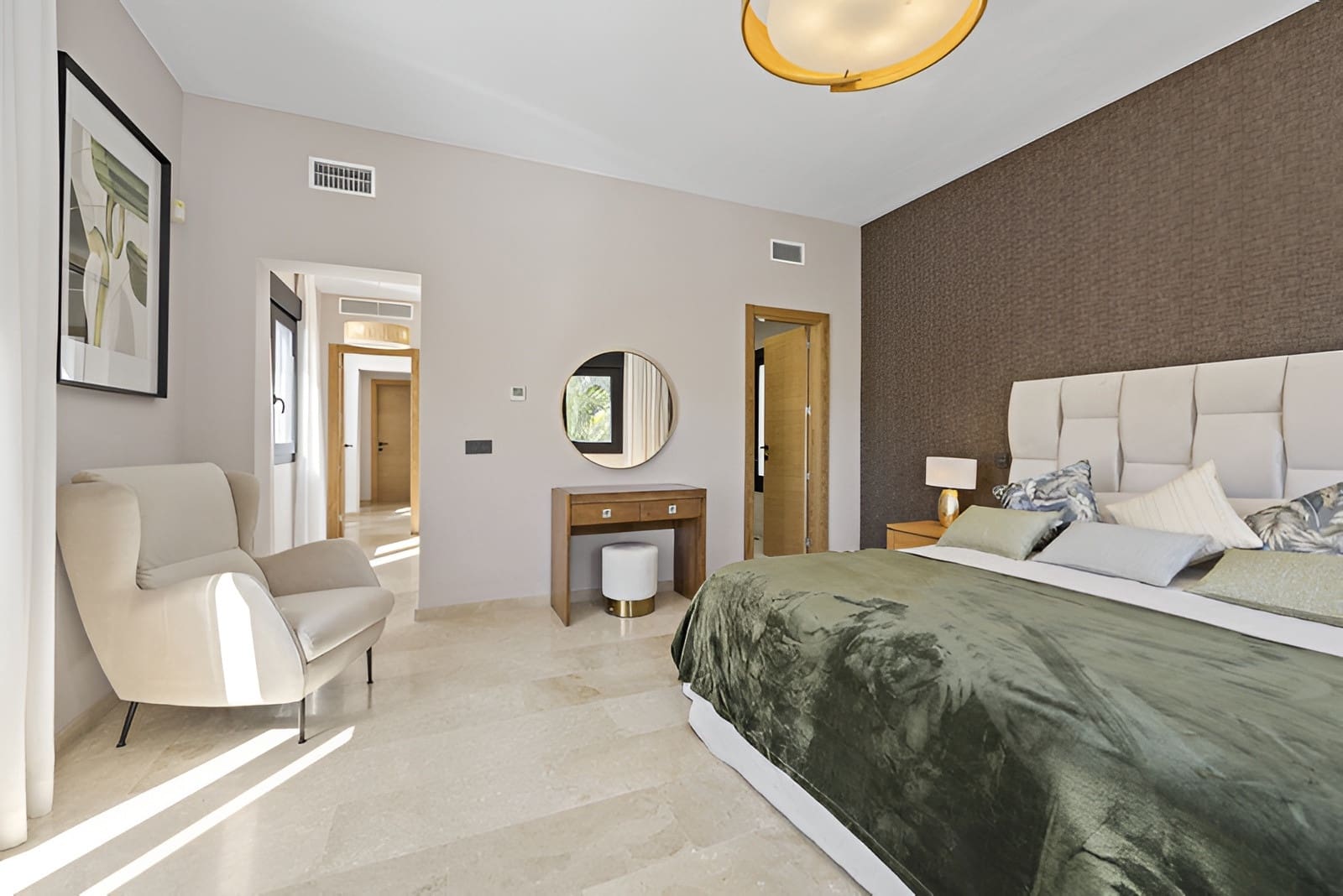 5 soverom Villa til salgs i El Paraiso med svømmebasseng garasje - € 1 998 000 (Ref: 9788214)