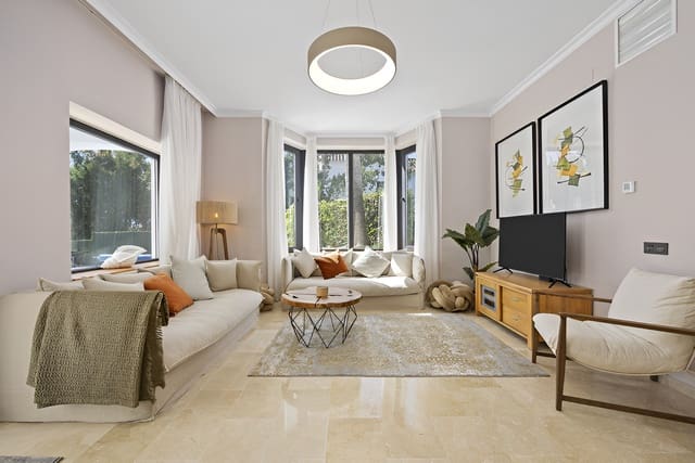 5 soverom Villa til salgs i El Paraiso, Estepona med svømmebasseng garasje - € 1 998 000 (Ref: 9788214)