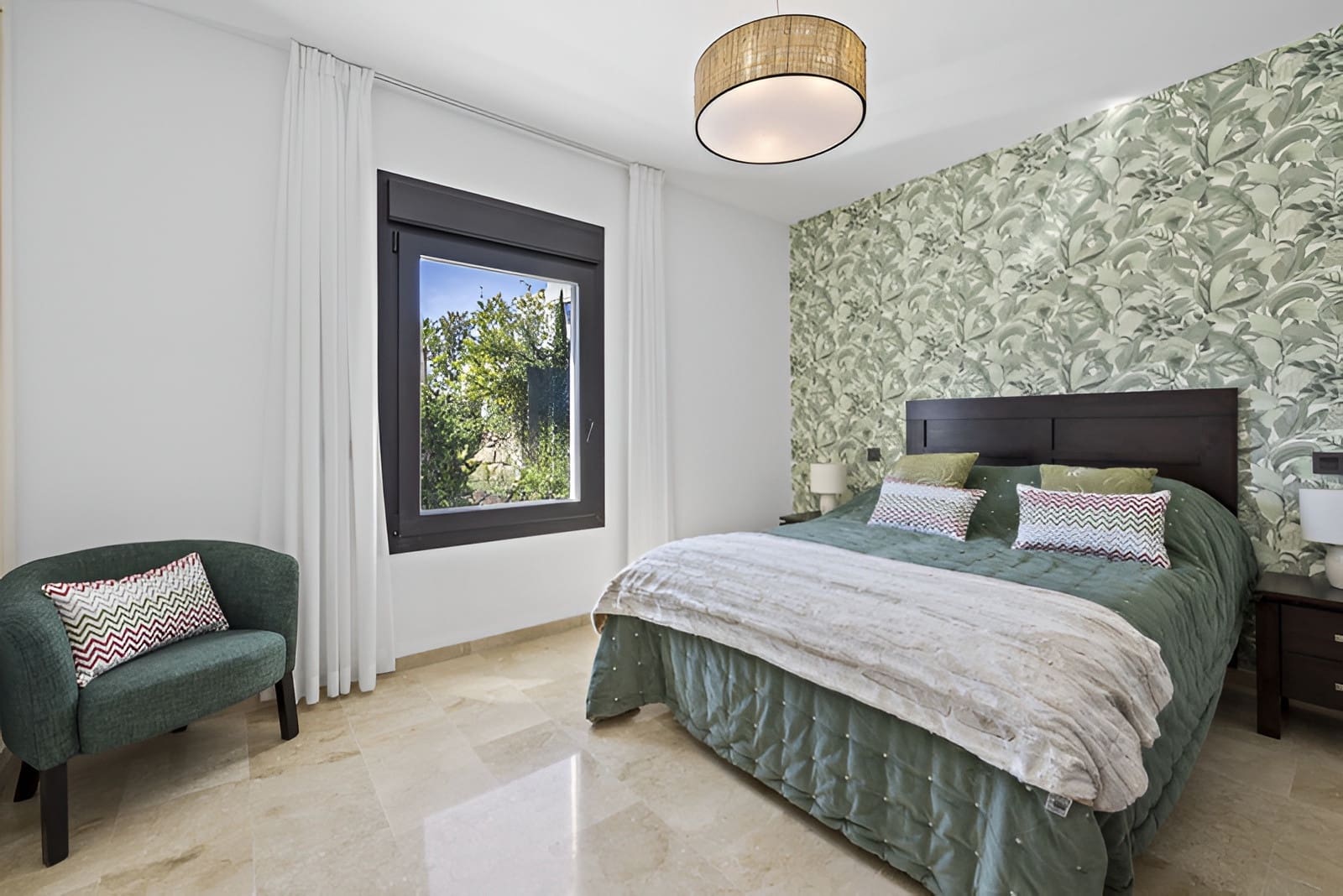 5 soverom Villa til salgs i El Paraiso med svømmebasseng garasje - € 1 998 000 (Ref: 9788214)