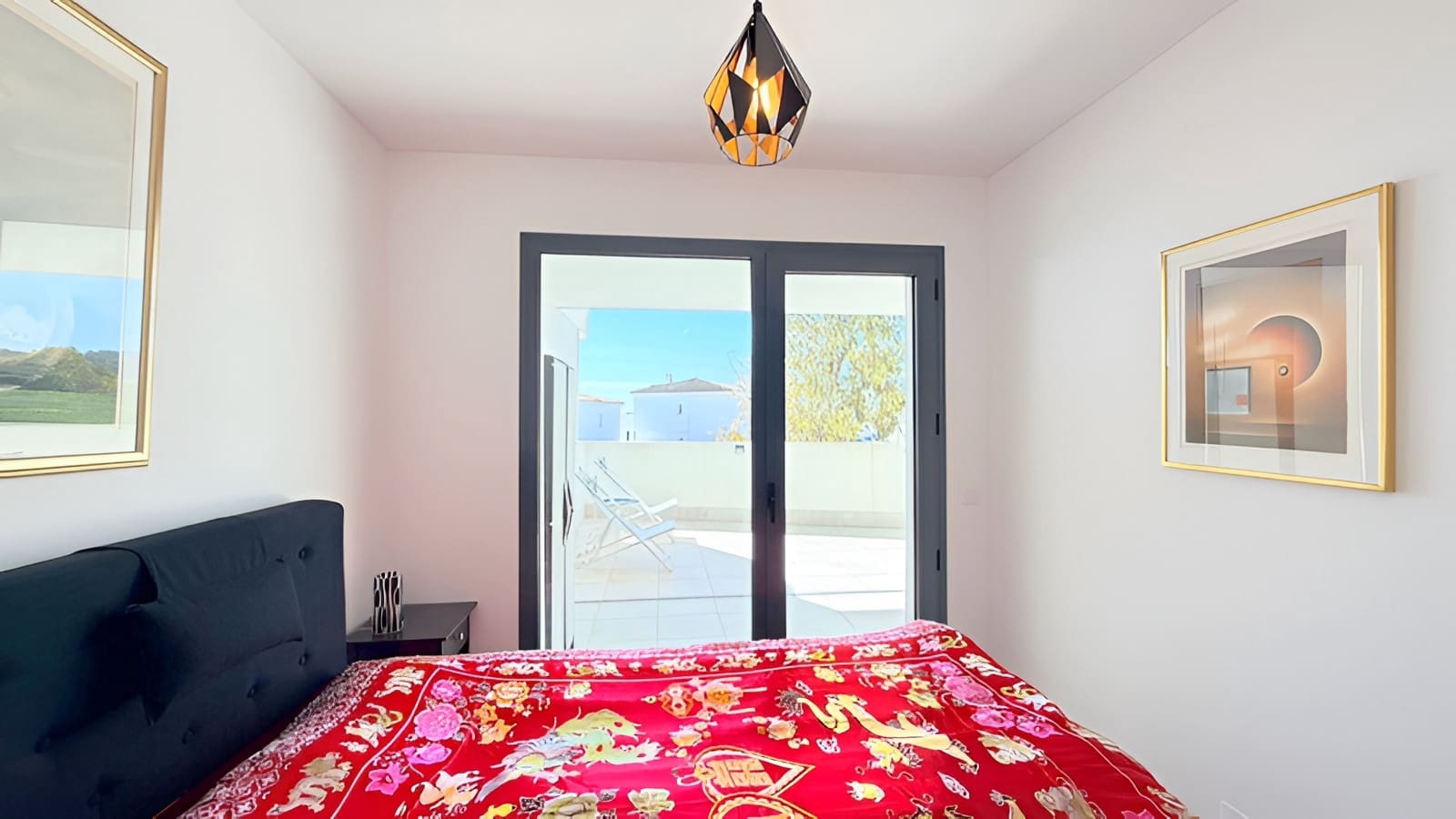 2 bedroom Apartment for sale in La Duquesa / Puerto de la Duquesa with pool garage - € 399,000 (Ref: 9788218)