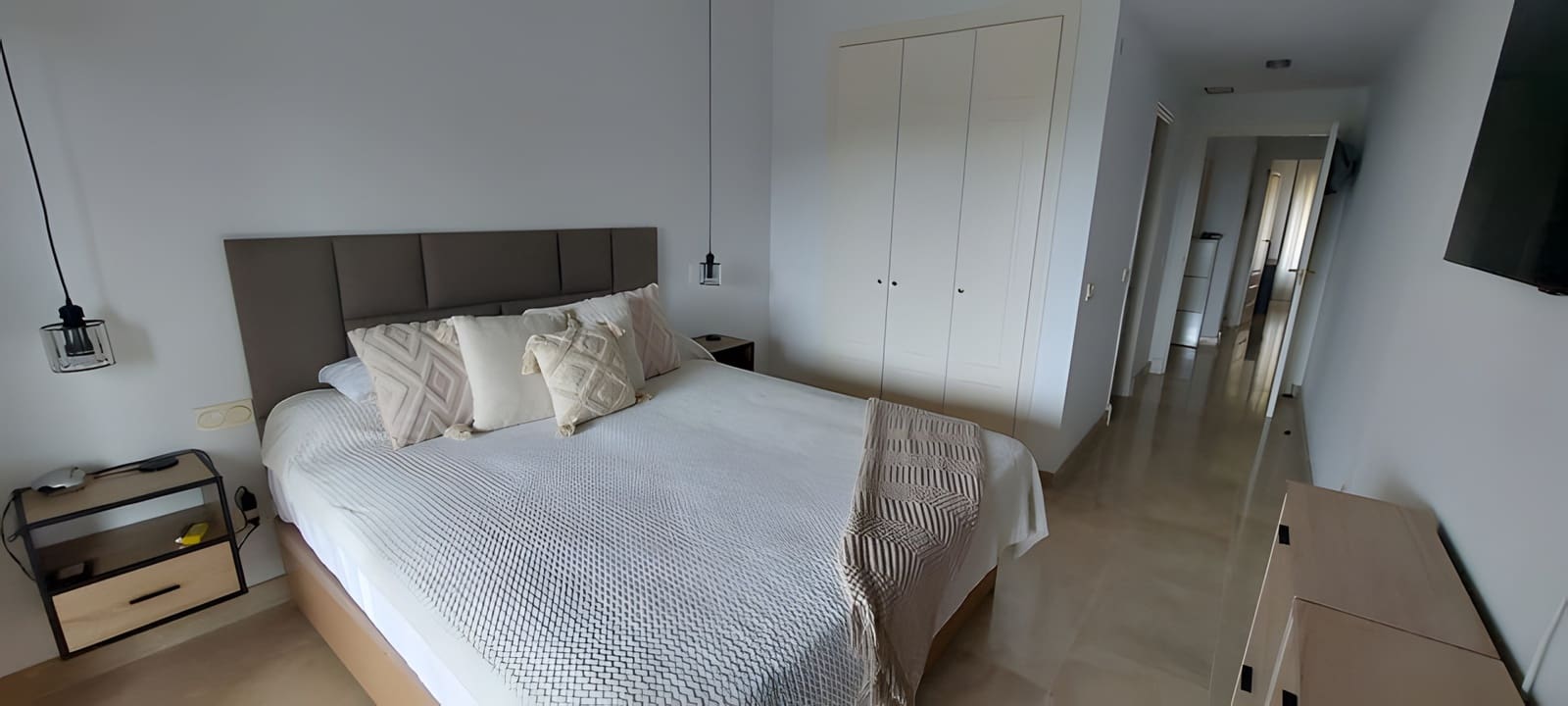 2 quarto Apartamento para venda em La Duquesa / Puerto de la Duquesa com piscina garagem - 320 000 € (Ref: 9790812)