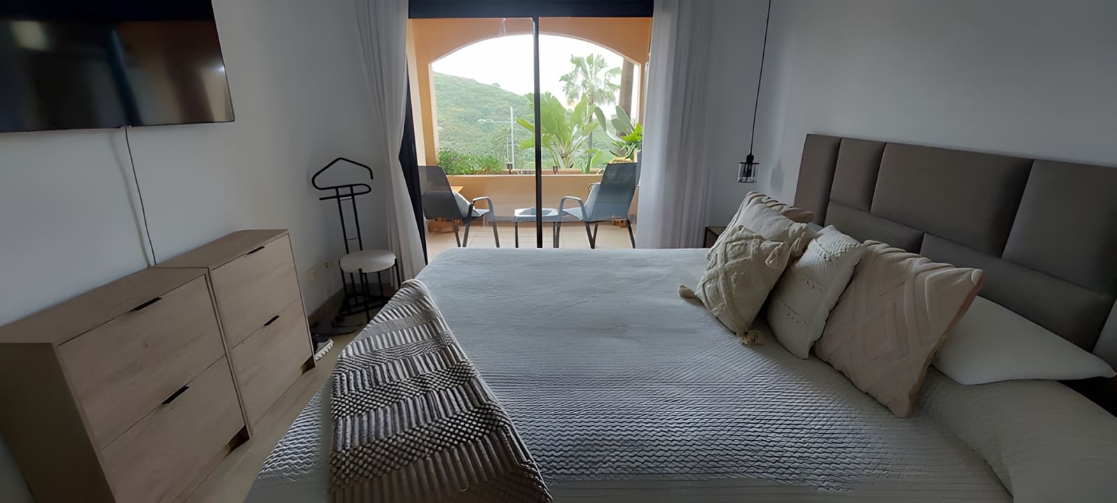 2 quarto Apartamento para venda em La Duquesa / Puerto de la Duquesa com piscina garagem - 320 000 € (Ref: 9790812)