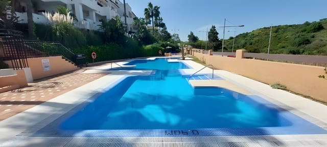 2 quarto Apartamento para venda em La Duquesa / Puerto de la Duquesa, Manilva com piscina garagem - 320 000 € (Ref: 9790812)