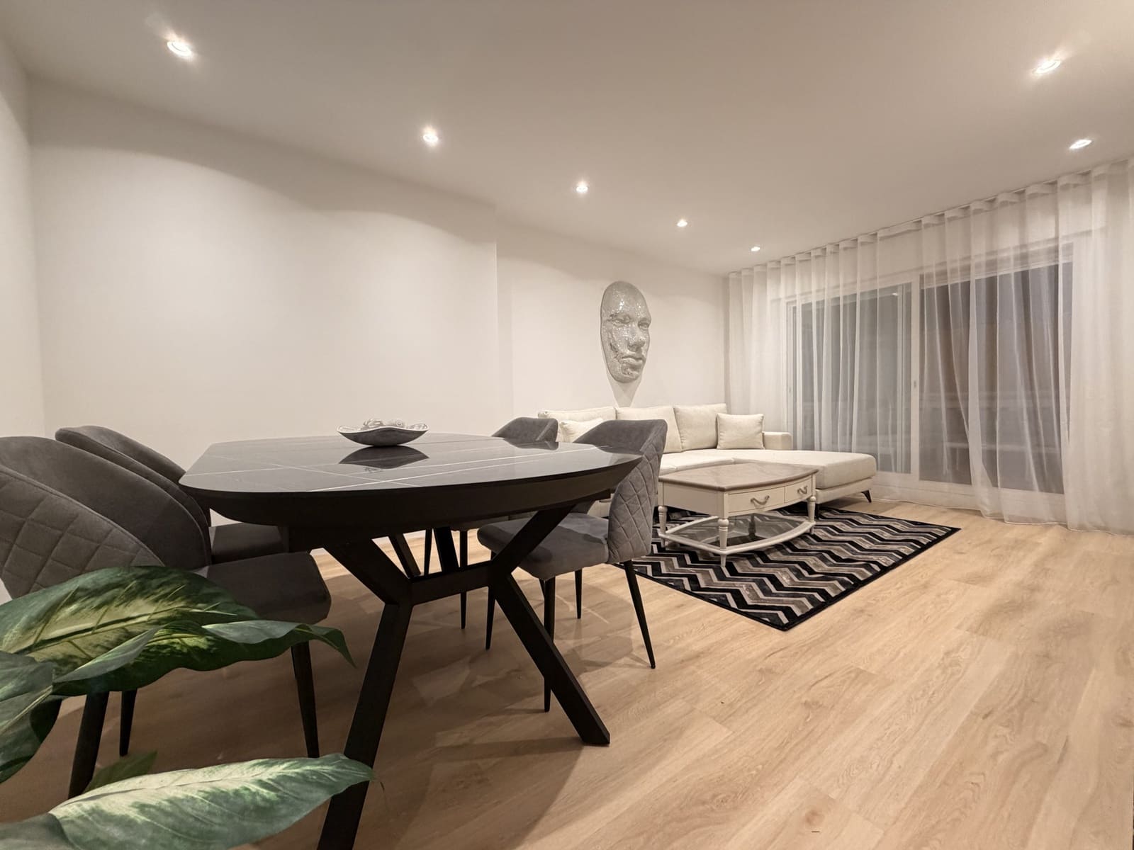 3 bedroom Apartment for sale in Nueva Andalucia with pool garage - € 710,000 (Ref: 9790814)