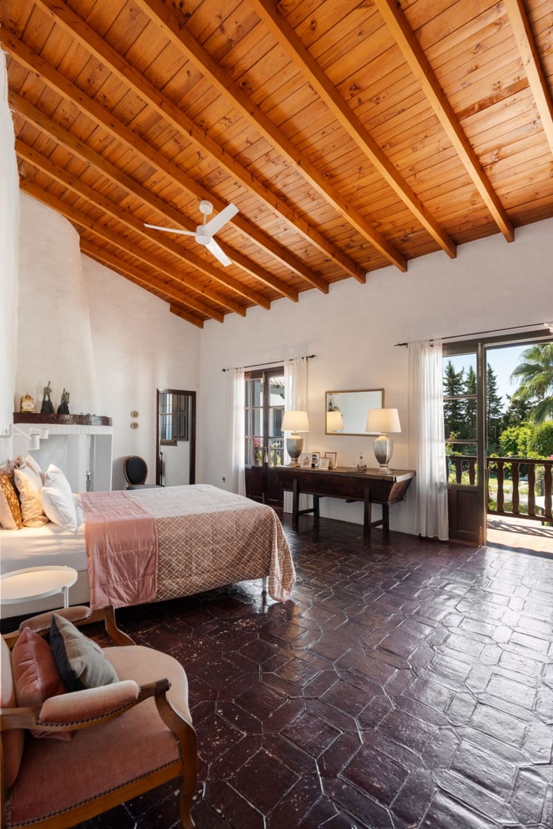 8 makuuhuone Maalaistalo myytävänä paikassa Estepona mukana uima-altaan 
autotalli - 2 700 000 € (Ref: 9794320)