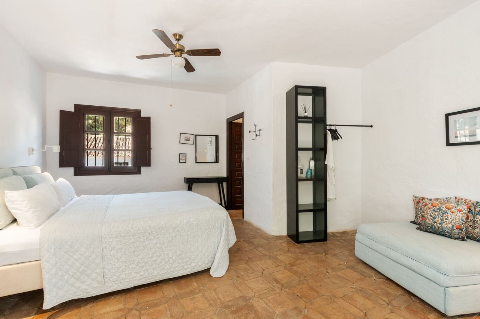 8 makuuhuone Maalaistalo myytävänä paikassa Estepona mukana uima-altaan 
autotalli - 2 700 000 € (Ref: 9794320)