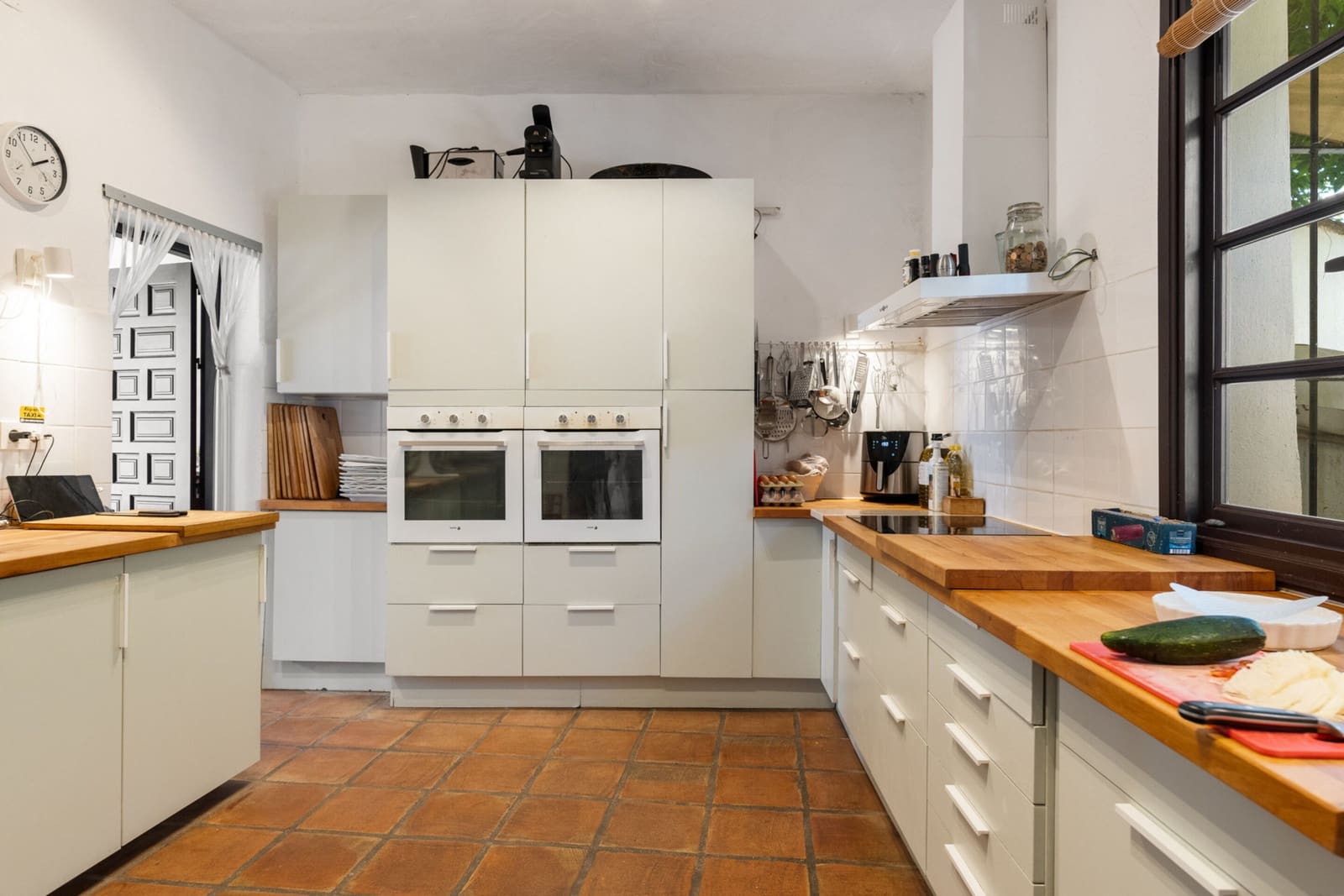 8 makuuhuone Maalaistalo myytävänä paikassa Estepona mukana uima-altaan 
autotalli - 2 700 000 € (Ref: 9794320)