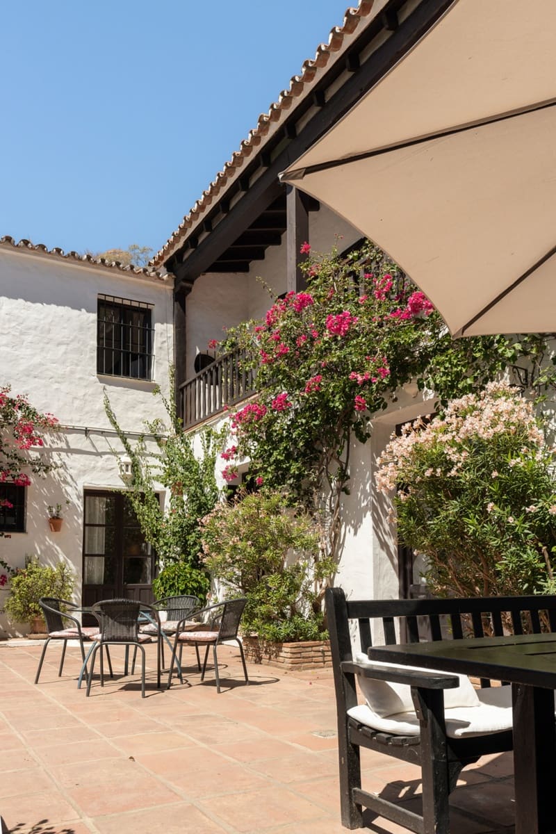 8 makuuhuone Maalaistalo myytävänä paikassa Estepona mukana uima-altaan 
autotalli - 2 700 000 € (Ref: 9794320)