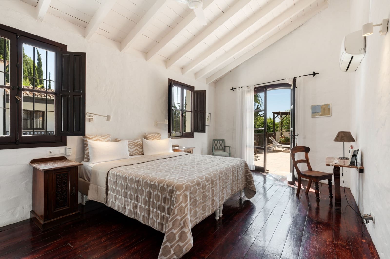 8 makuuhuone Maalaistalo myytävänä paikassa Estepona mukana uima-altaan 
autotalli - 2 700 000 € (Ref: 9794320)