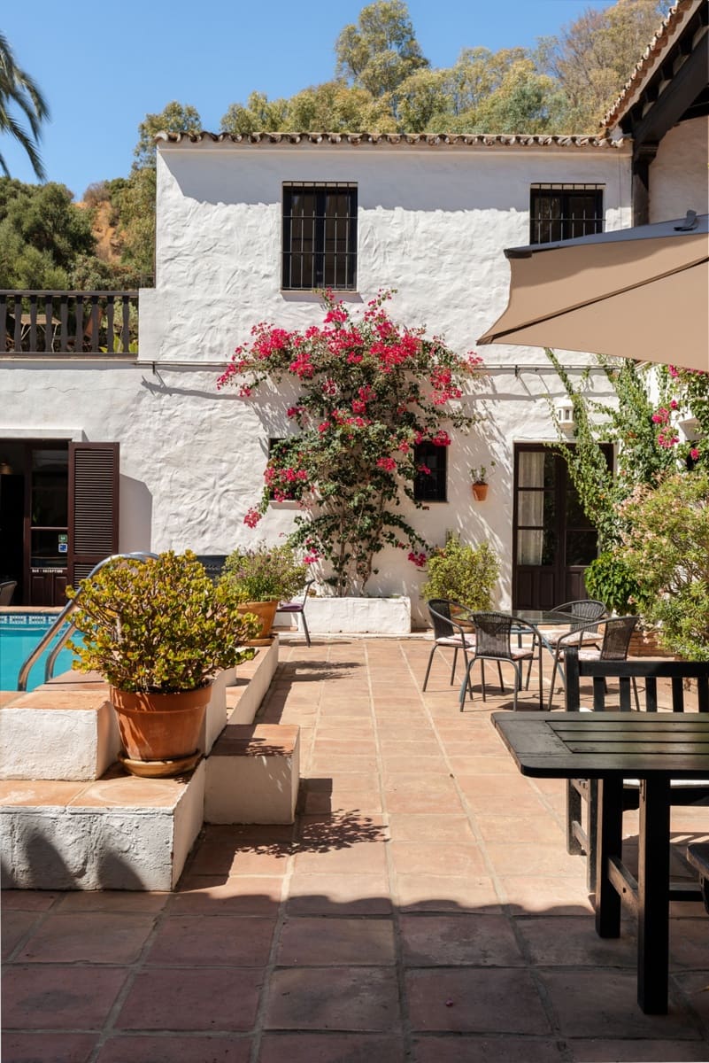 8 makuuhuone Maalaistalo myytävänä paikassa Estepona mukana uima-altaan 
autotalli - 2 700 000 € (Ref: 9794320)