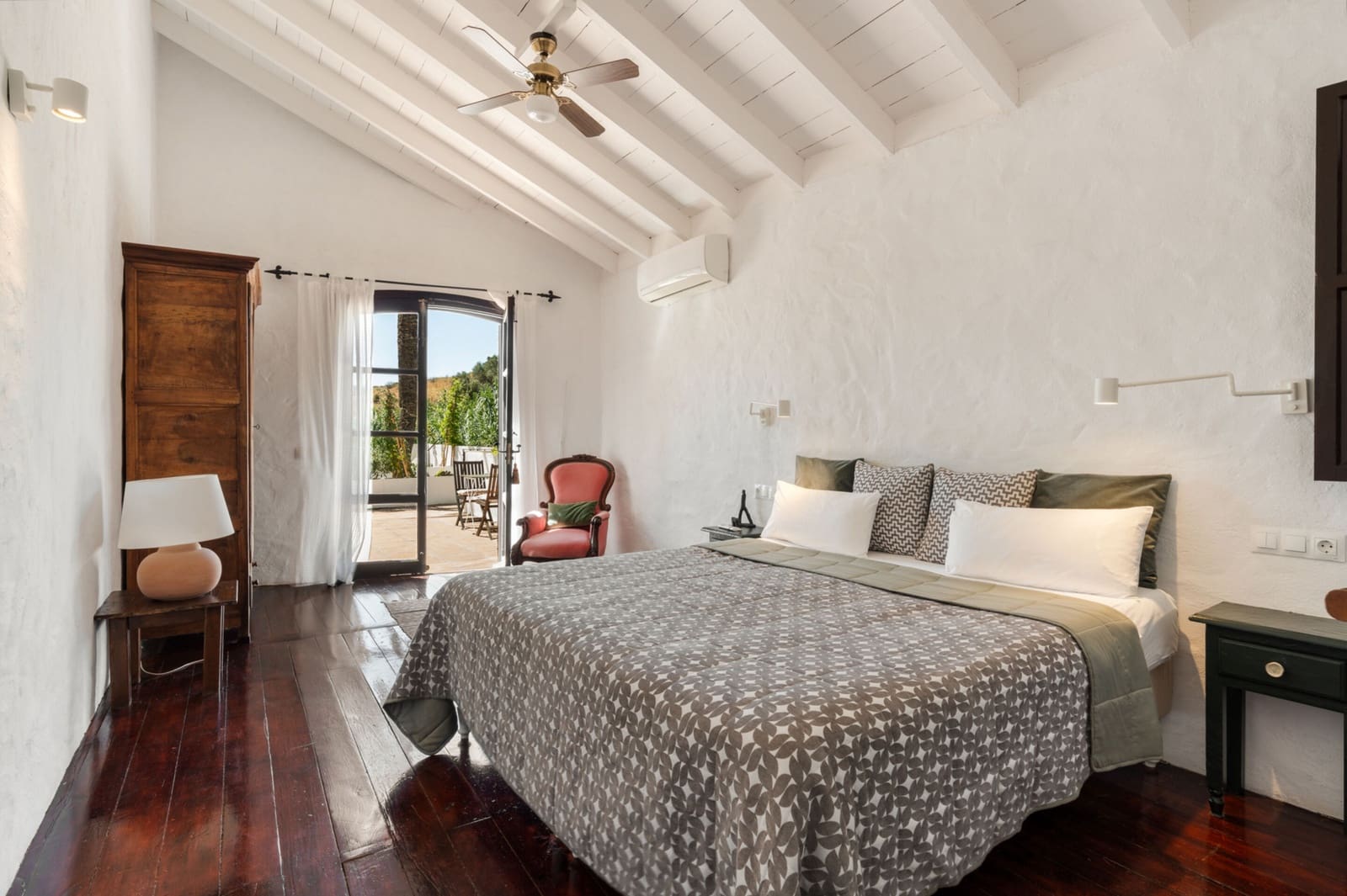 8 makuuhuone Maalaistalo myytävänä paikassa Estepona mukana uima-altaan 
autotalli - 2 700 000 € (Ref: 9794320)