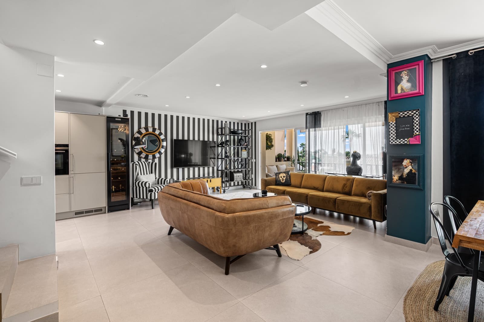 4 soverom Hus til salgs i Nueva Andalucia med svømmebasseng garasje - € 1 350 000 (Ref: 9796537)