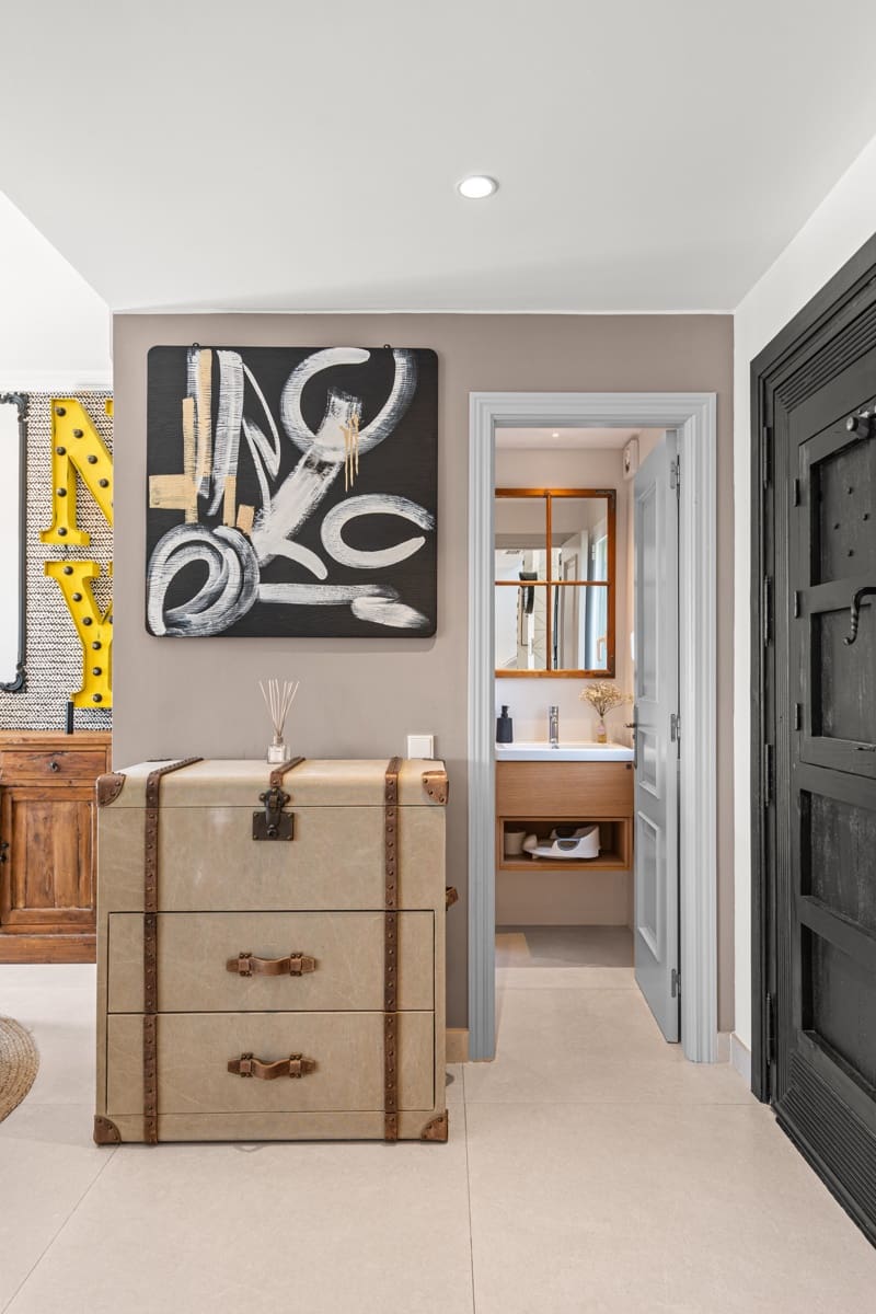 4 soverom Hus til salgs i Nueva Andalucia med svømmebasseng garasje - € 1 350 000 (Ref: 9796537)