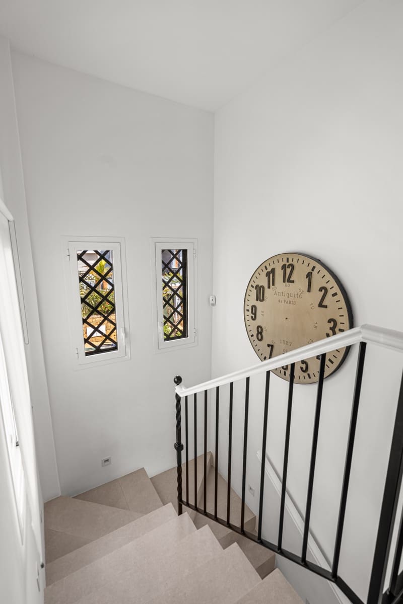 4 soverom Hus til salgs i Nueva Andalucia med svømmebasseng garasje - € 1 350 000 (Ref: 9796537)